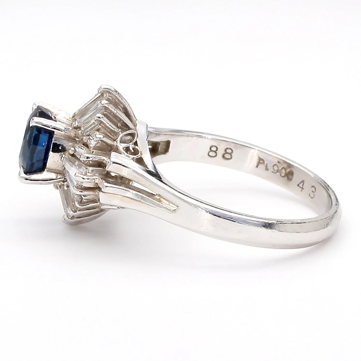 0.50 Carat Oval Sapphire & Baguette Diamond Ballerina Platinum Ring - Image 8