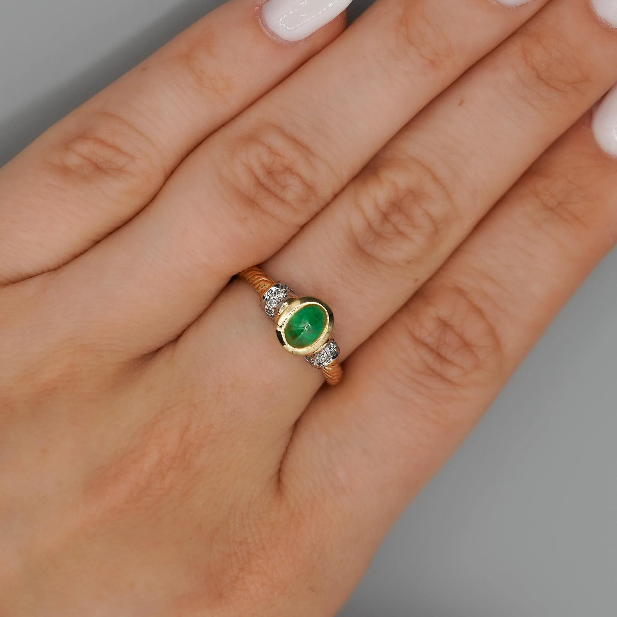0.70 Carat Cabochon Emerald Bezel Set 14K Gold Ring - Image 2