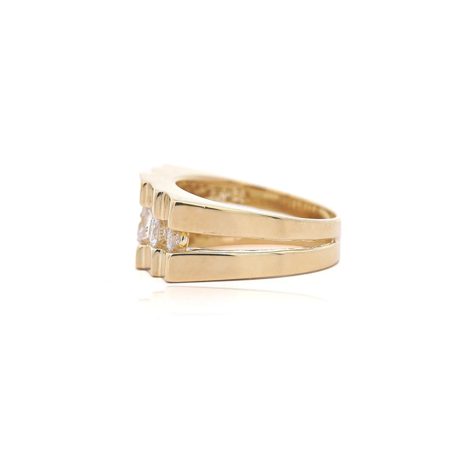 0.8 Carat Round F-G/SI1SI2 Channel Set Diamond in 14K Yellow Gold Statement Ring - Image 5