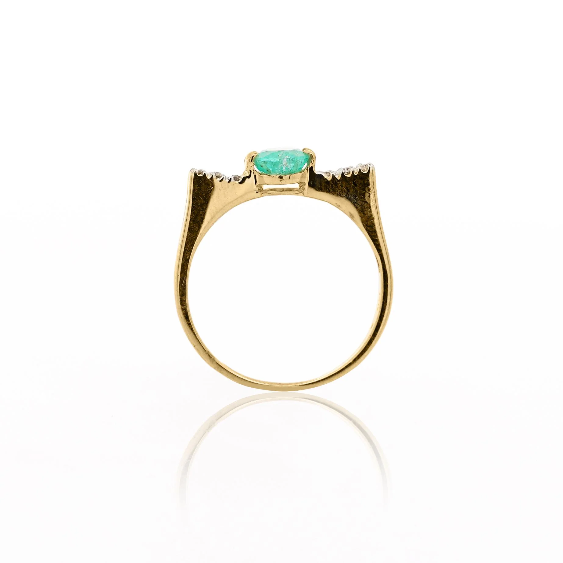 0.86 Carat Vibrant Green Oval Cut Emerald & Diamond in 14KY Gold Statement Ring - Image 6