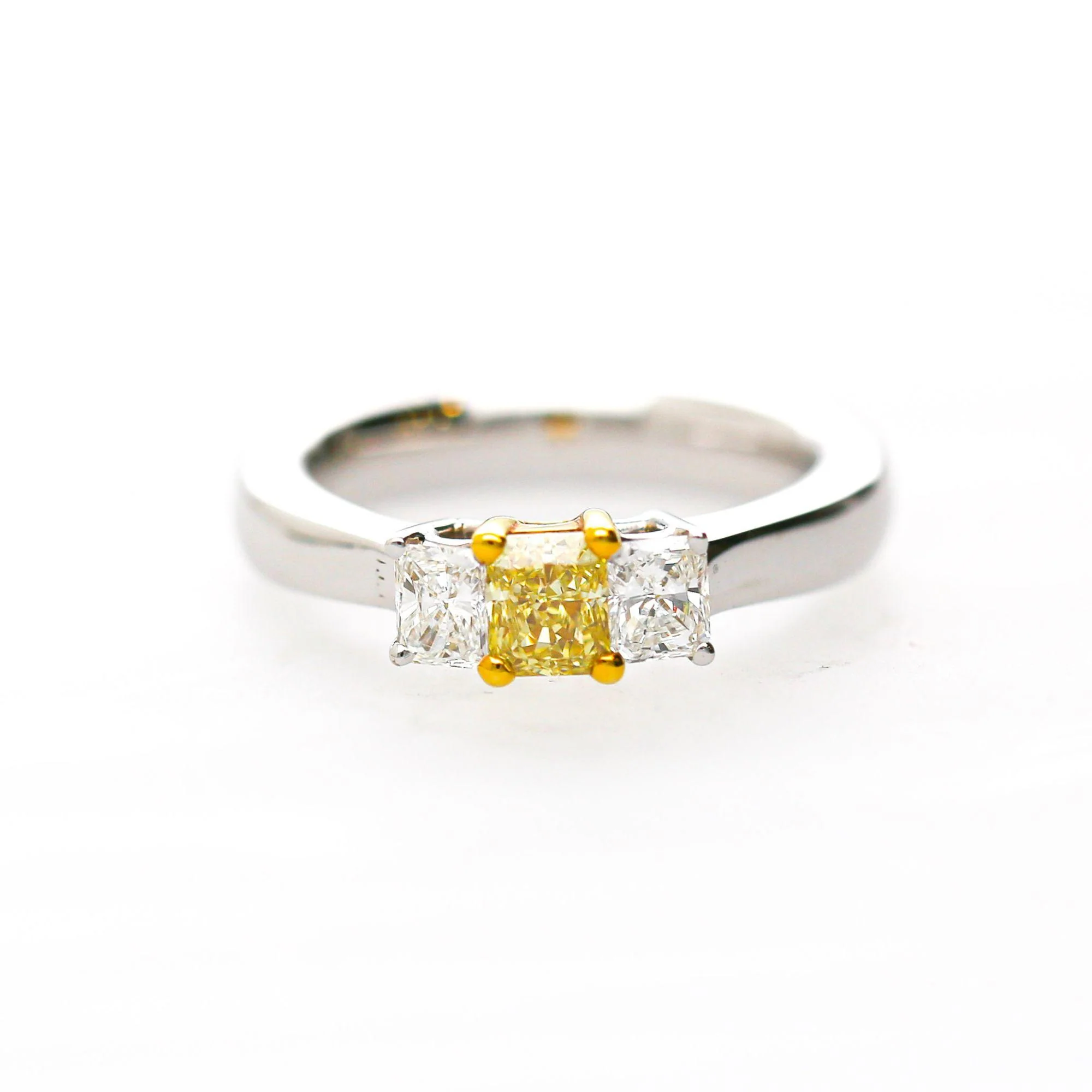 0.87 Carat Yellow and White Diamond Princess Cut 18K 3 Stone Ring - Image 6