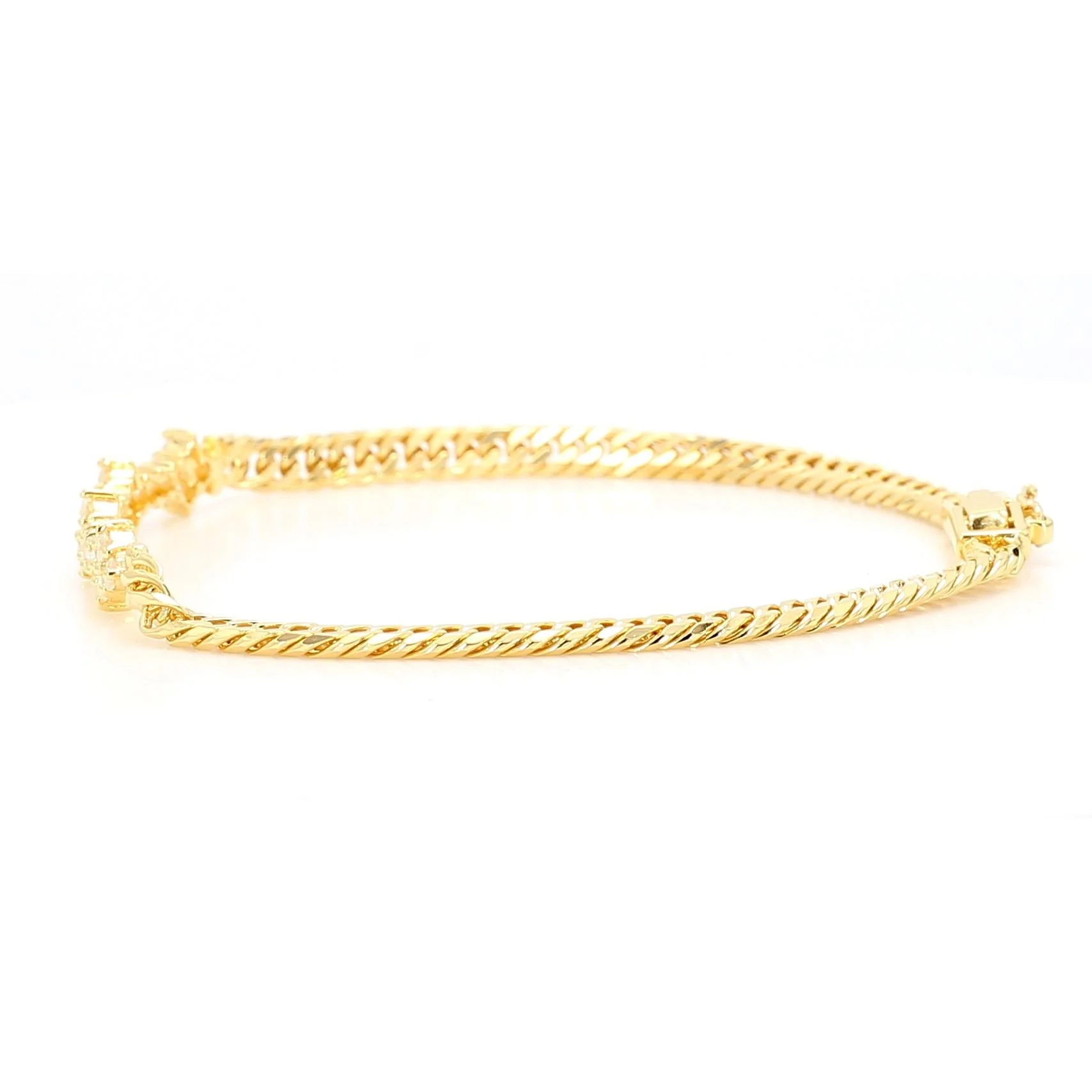 0.88 Carat Diamond in 18K Gold Twisted Rope Chain Floral Bracelet - Image 7