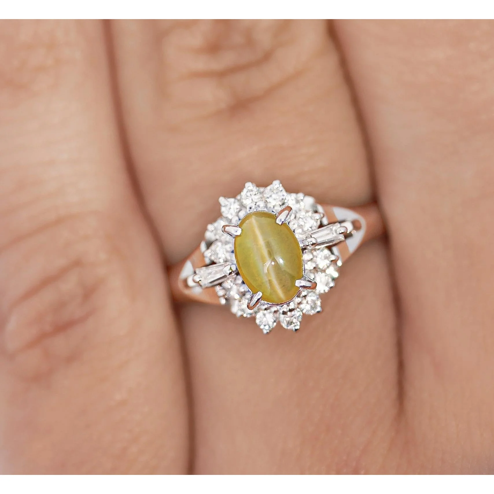 1.04 Carat Green Chrysoberyl Cat's Eye and Diamond Platinum Art Deco Style Ring - Image 2