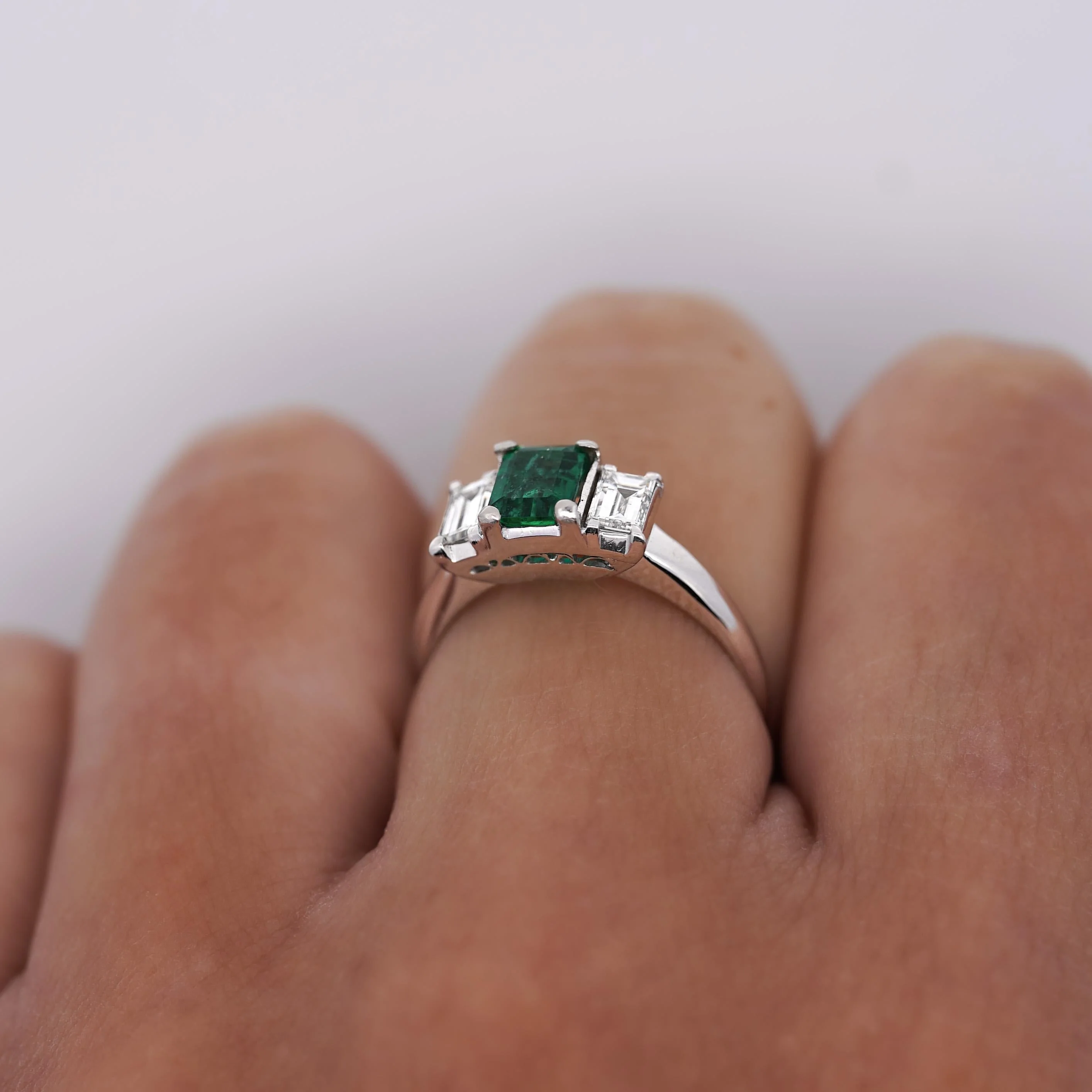 1.07 Carat Square-Cut Emerald and Diamond Three Stone Platinum Ring - Image 6