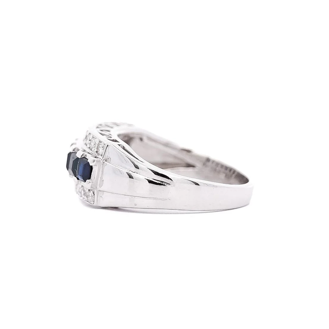 1.16 Carat Sapphire and Round Cut Diamond Cluster Band Ring in Platinum - Image 4