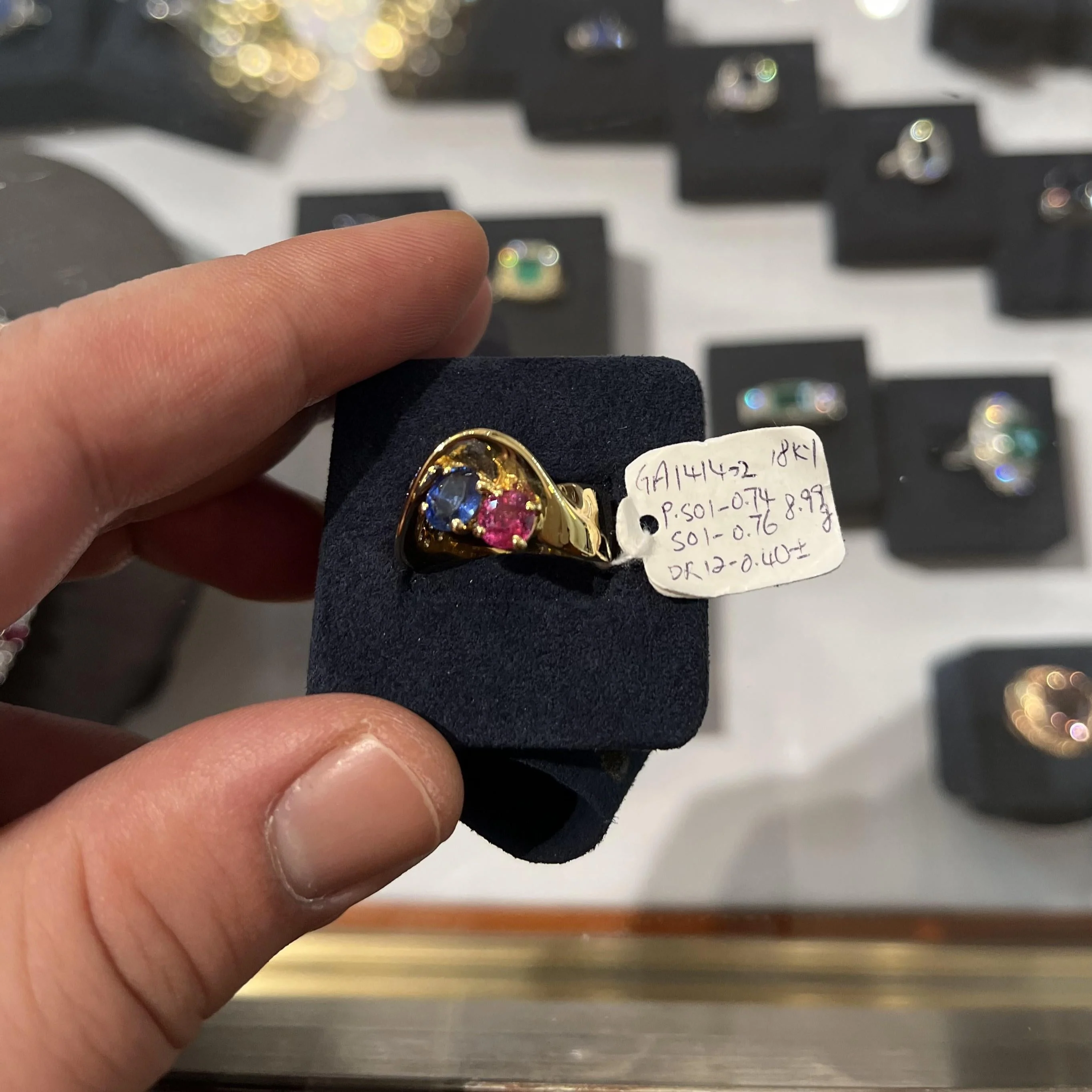 1.5 Carat Sapphire & Ruby with Diamond 18K Yellow Gold Crossover Statement Ring - Image 12