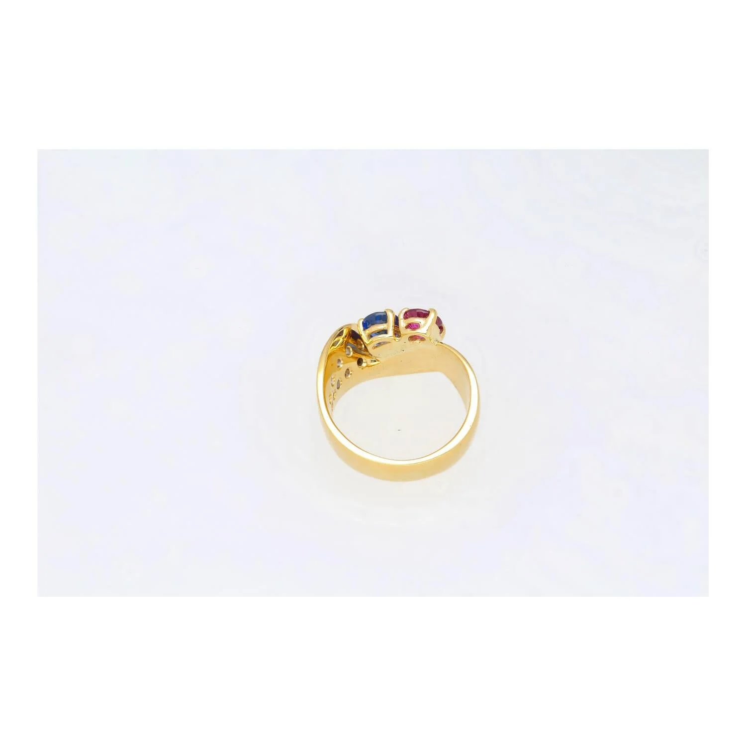 1.5 Carat Sapphire & Ruby with Diamond 18K Yellow Gold Crossover Statement Ring - Image 7