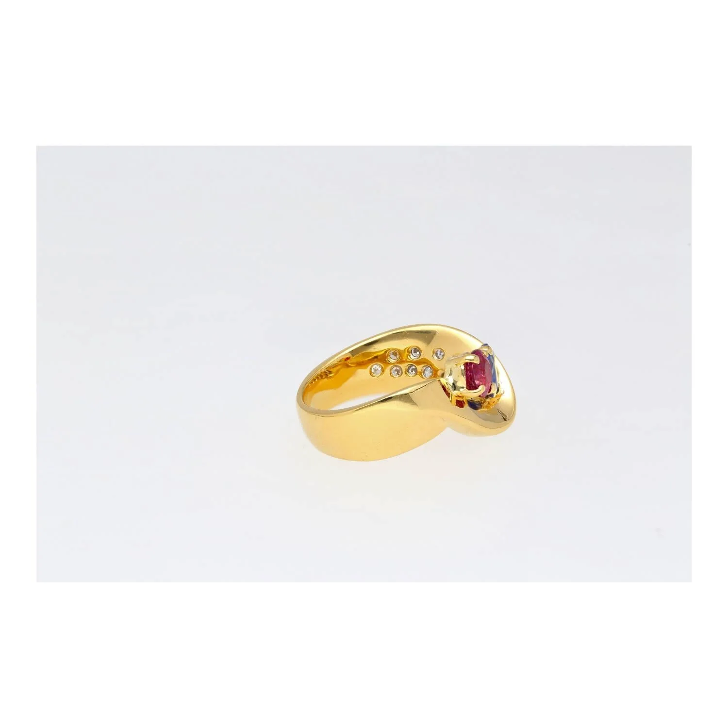 1.5 Carat Sapphire & Ruby with Diamond 18K Yellow Gold Crossover Statement Ring - Image 8