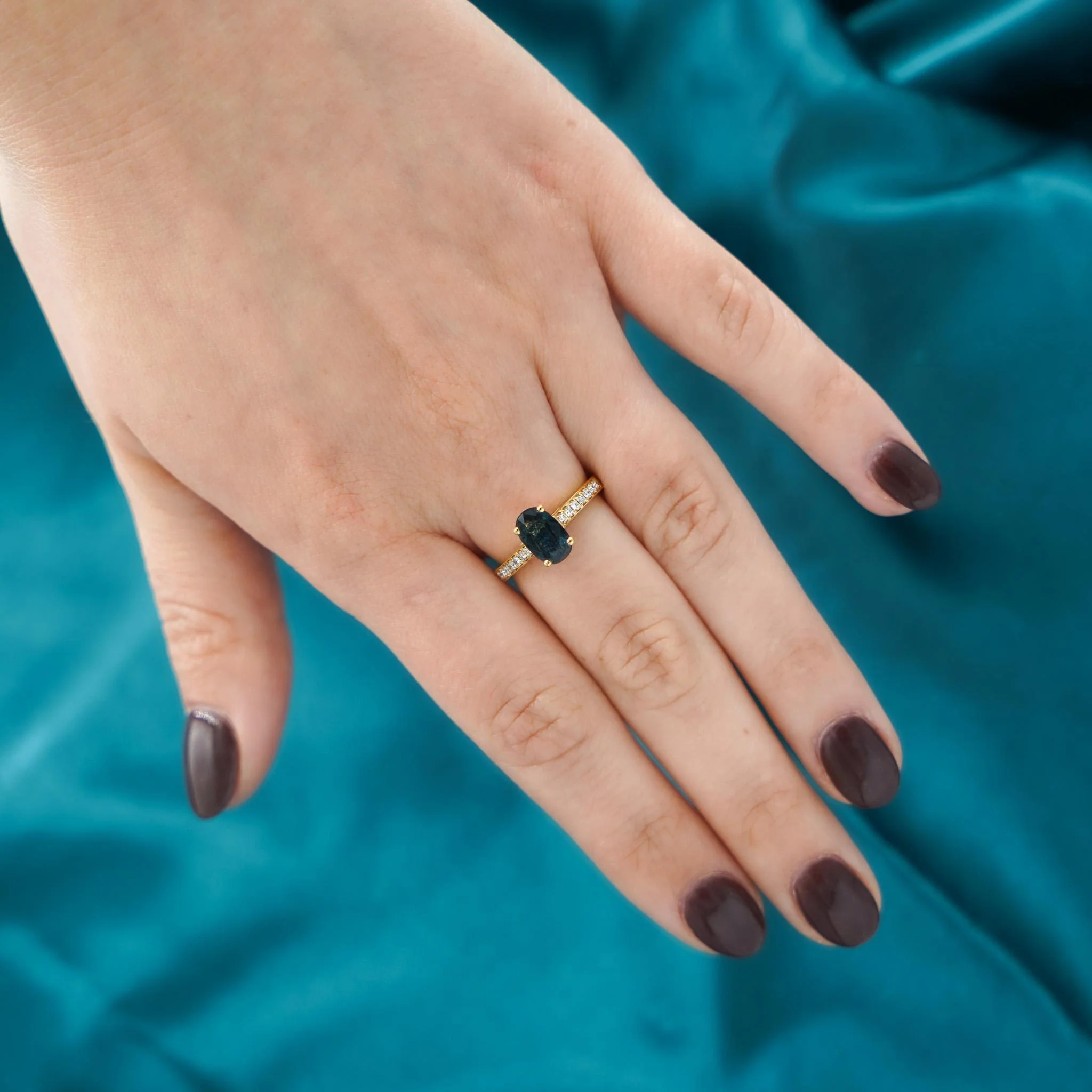 1.5 Carat Deep Blue Sapphire & Diamond Cathedral 18K Gold Ring - Image 8