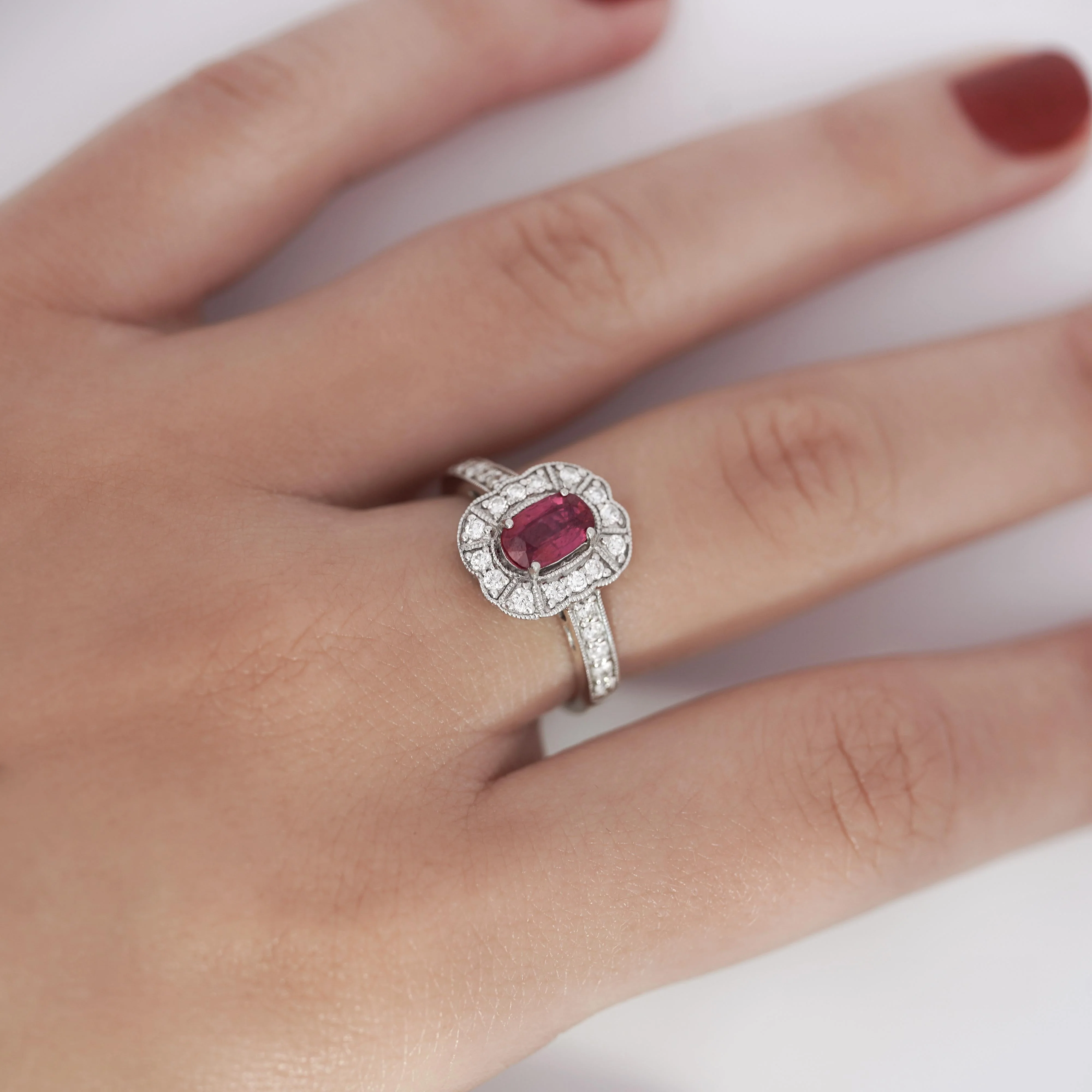 1.53 Carat Ruby and Diamond Platinum Vintage Ring - Image 6