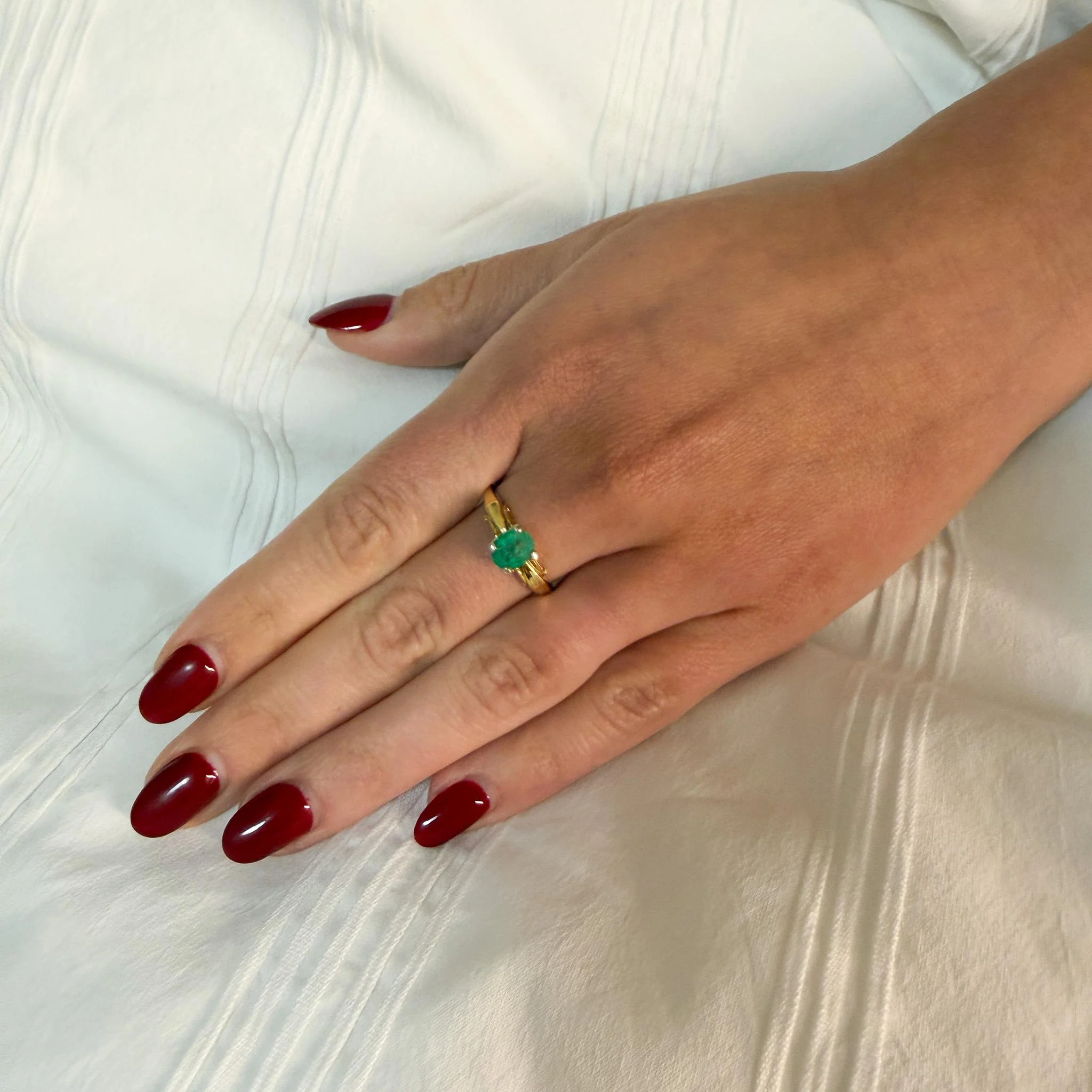 1 Carat Oval Cut Colombian Emerald 14K Gold Engagement Ring - Image 10