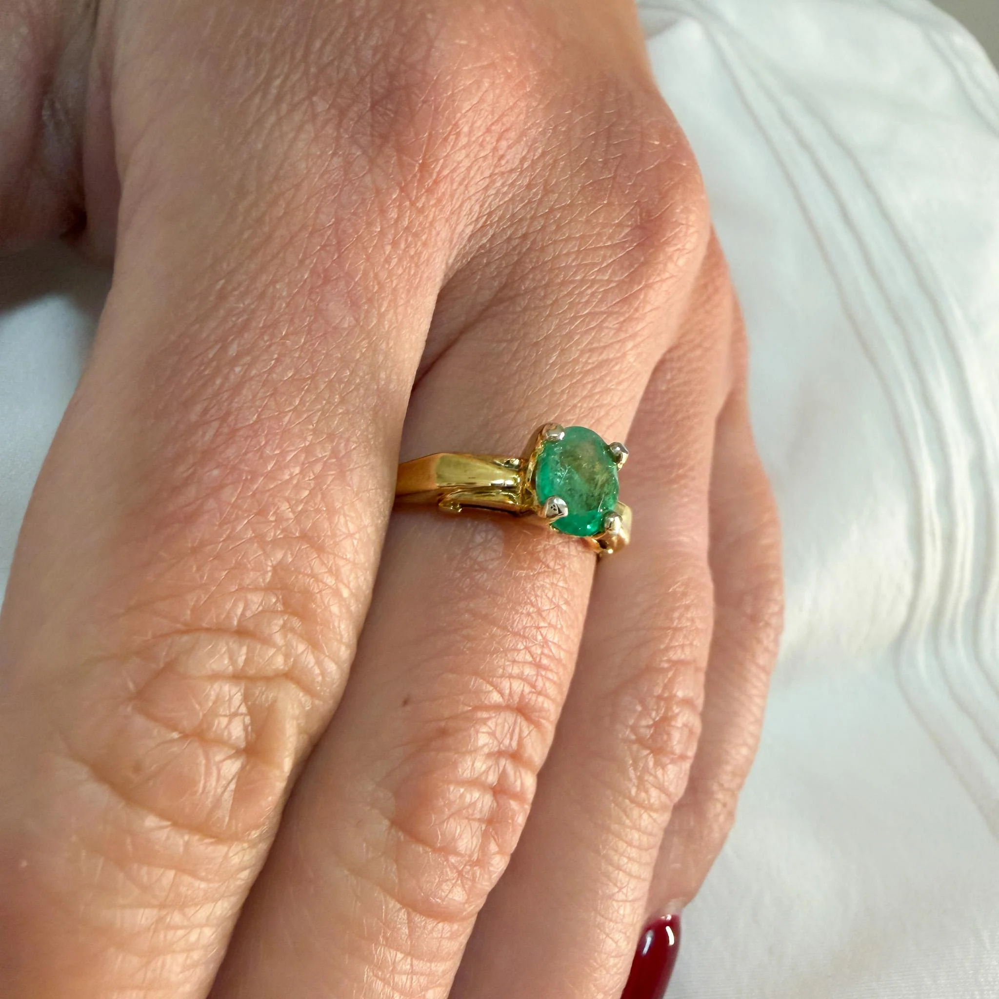 1 Carat Oval Cut Colombian Emerald 14K Gold Engagement Ring - Image 11