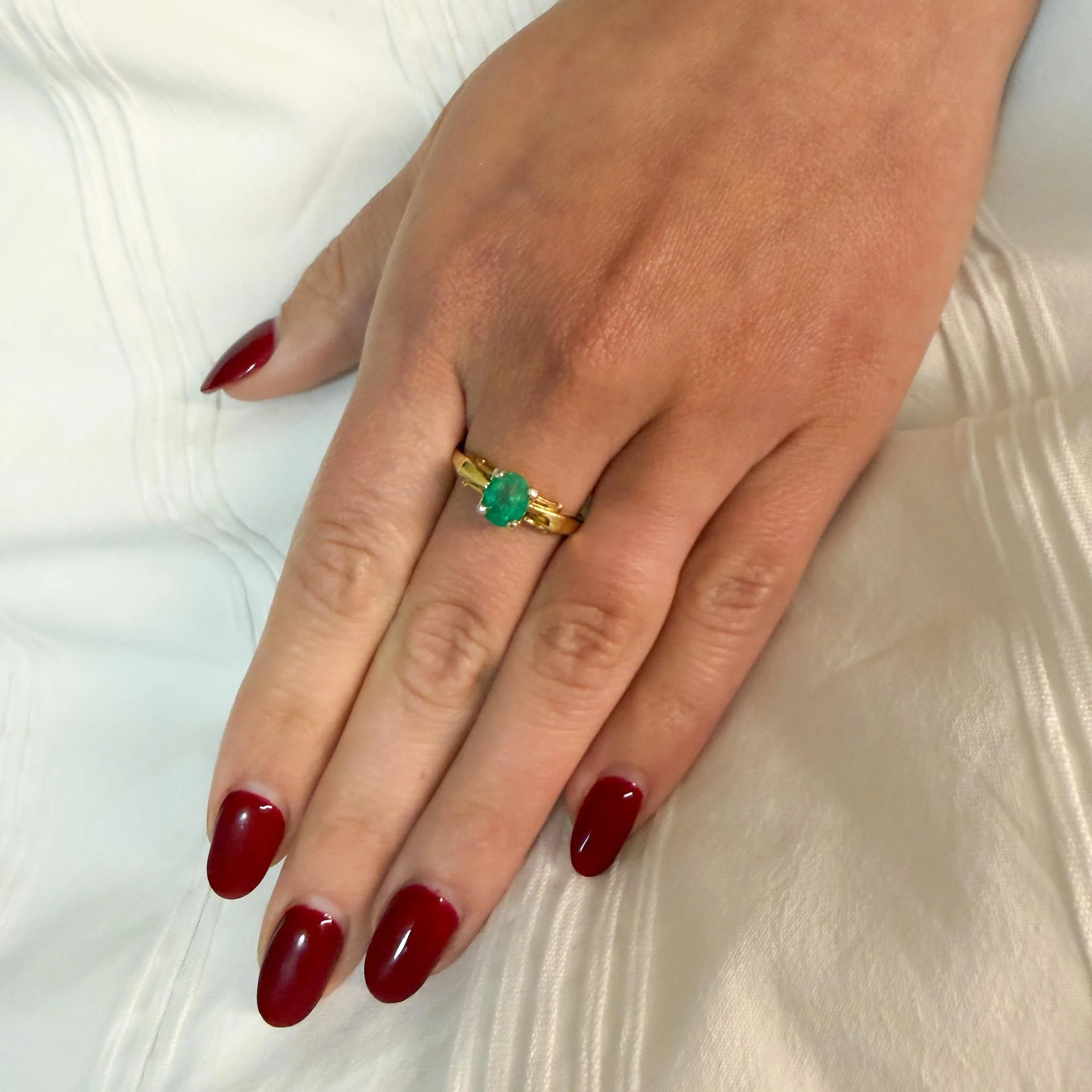 1 Carat Oval Cut Colombian Emerald 14K Gold Engagement Ring - Image 9
