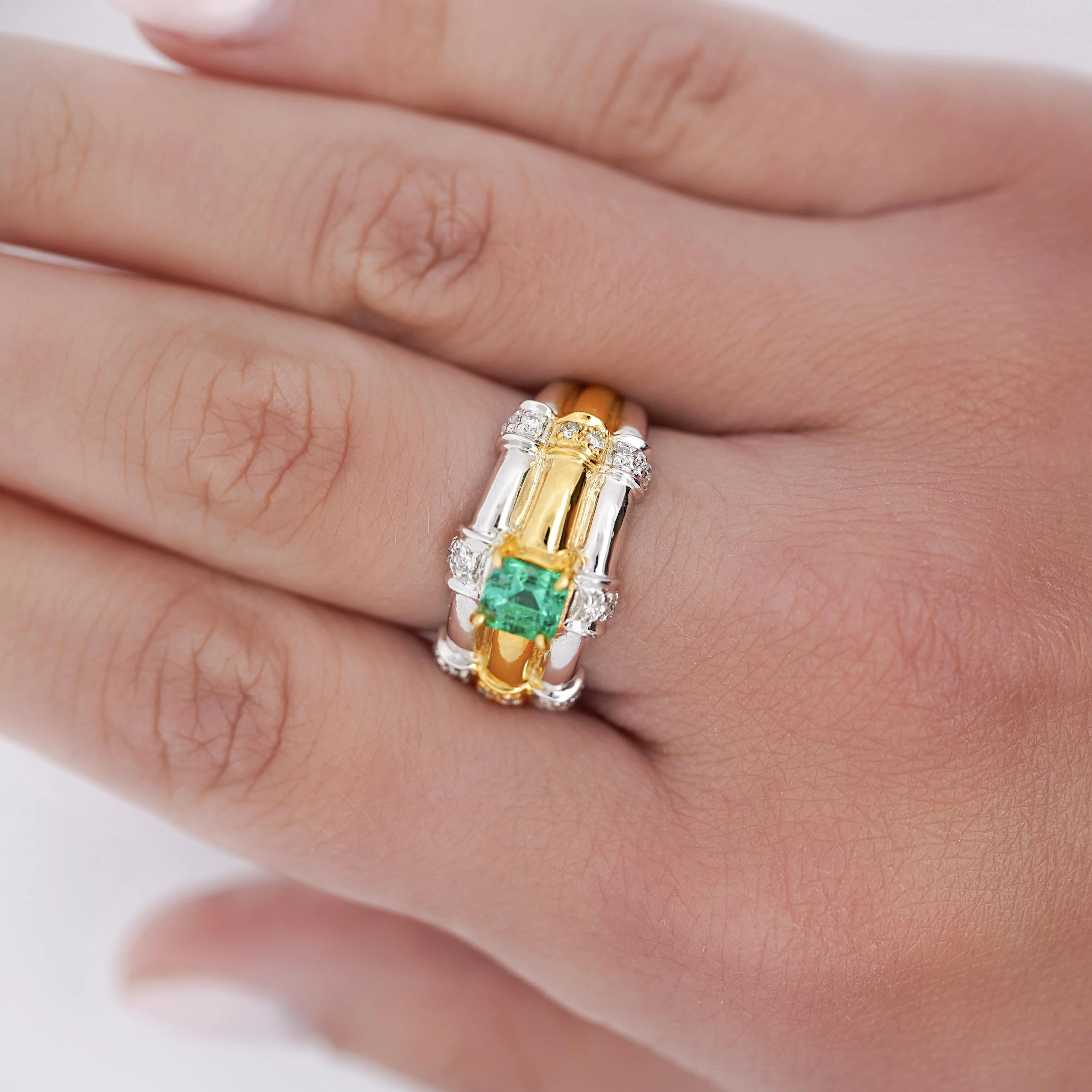 1 Carat Square Cut Emerald and Diamond Platinum & 18K Gold Ribbed Ring - Image 5