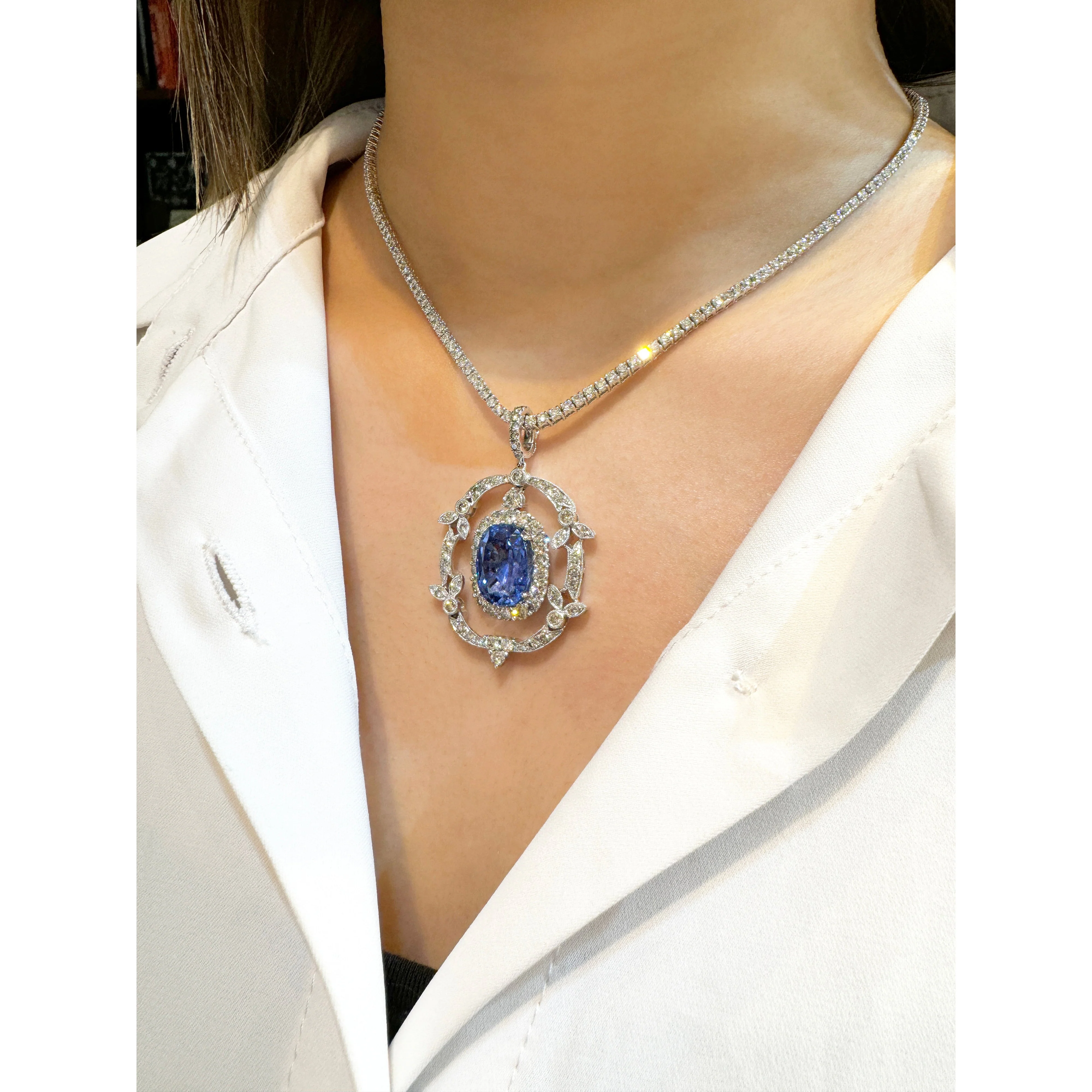 10.36 Carat Oval Cut No Heat Sri Lanka Blue Sapphire Drop Pendant Necklace - Image 7