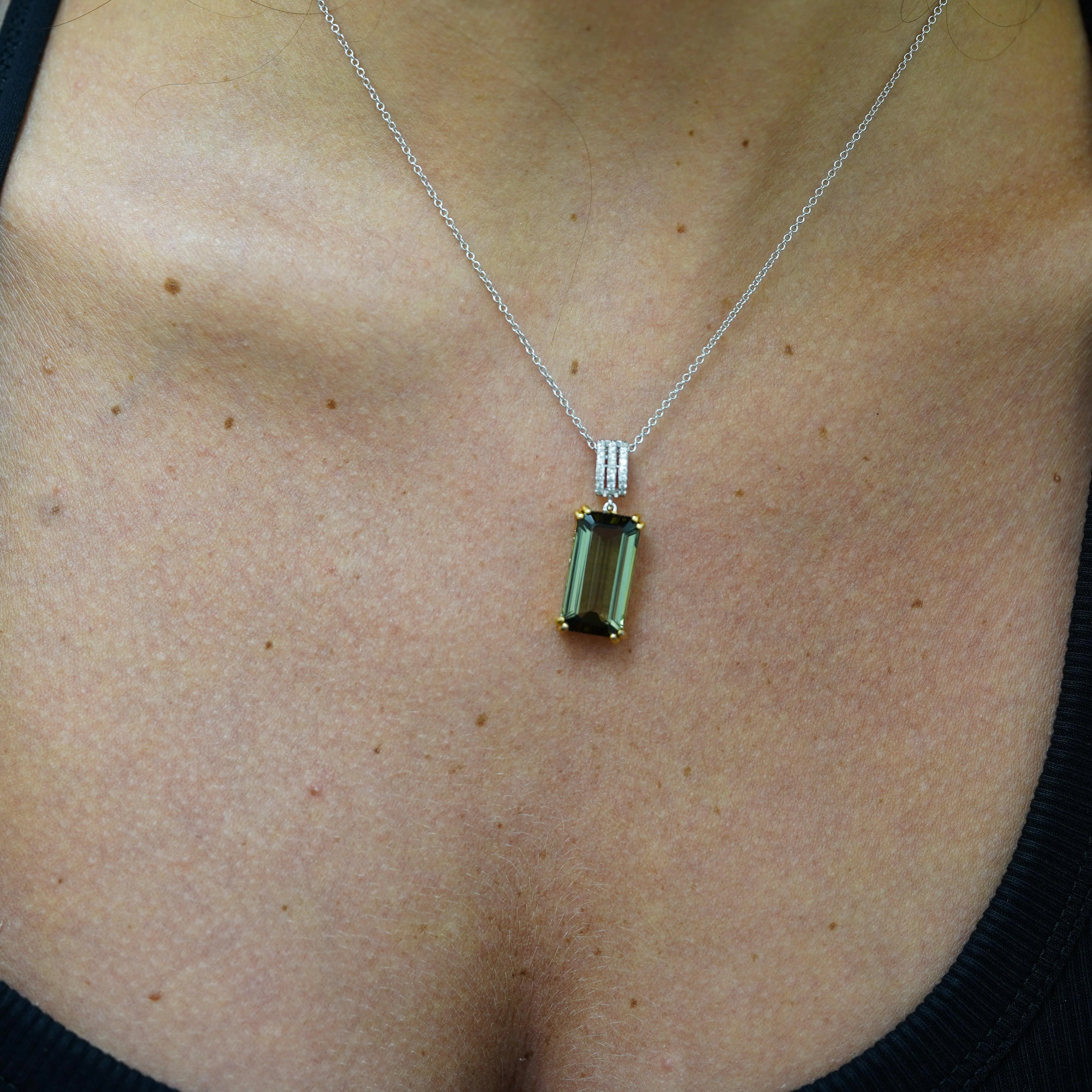 10.52 Carat Forrest Green Tourmaline Emerald Cut 18K Gold Pendant Necklace - Image 9