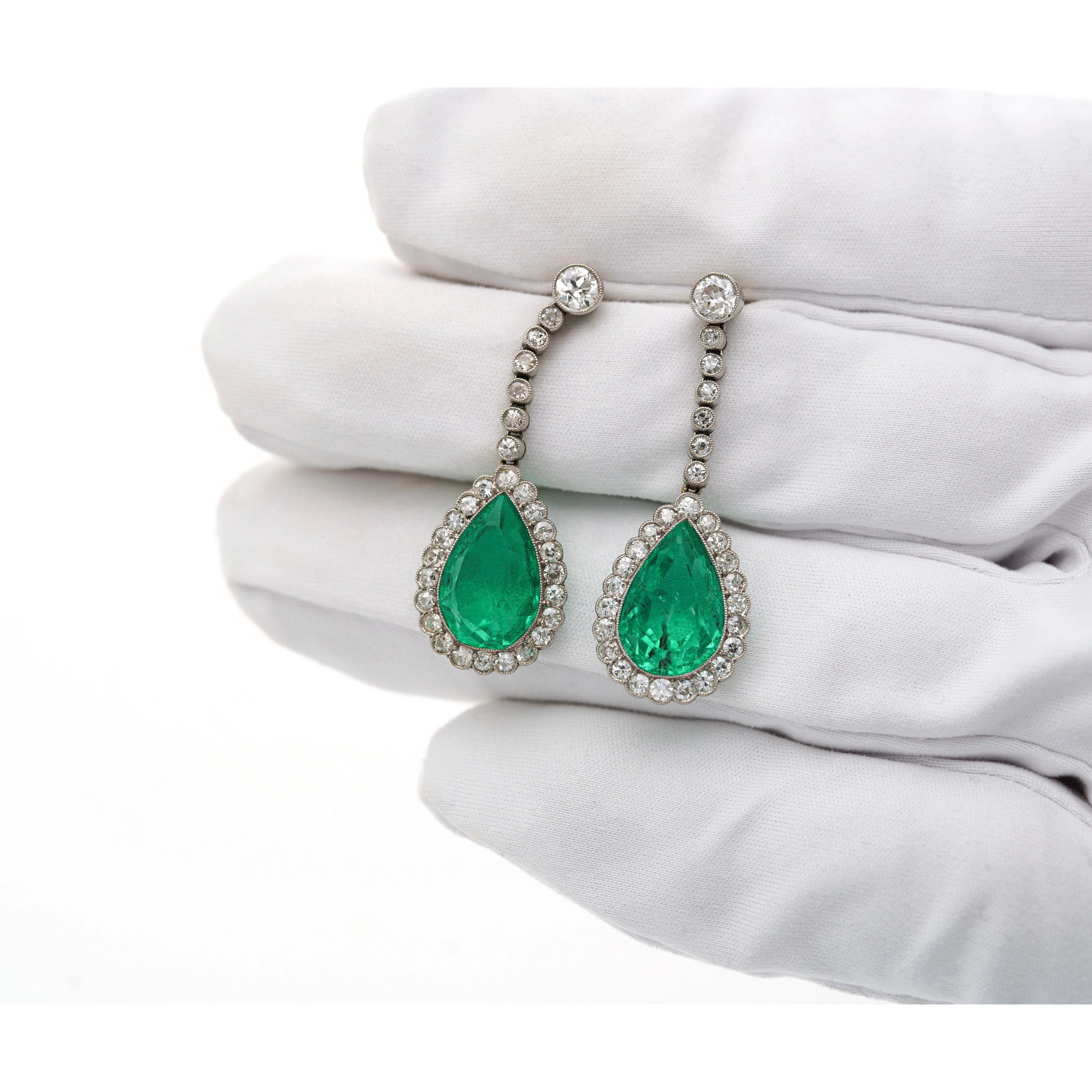 Vintage Art Deco AGL Cert. 10 Carat Colombian Emerald Pear Drop Platinum Earrings - Image 8
