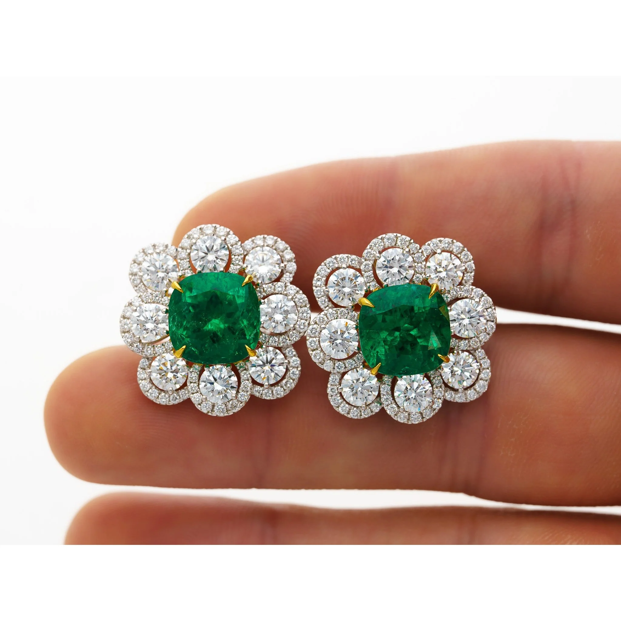 10 Carat Colombian Emerald GRS Certified Cushion Cut Minor Oil Diamond Earrings - Image 2