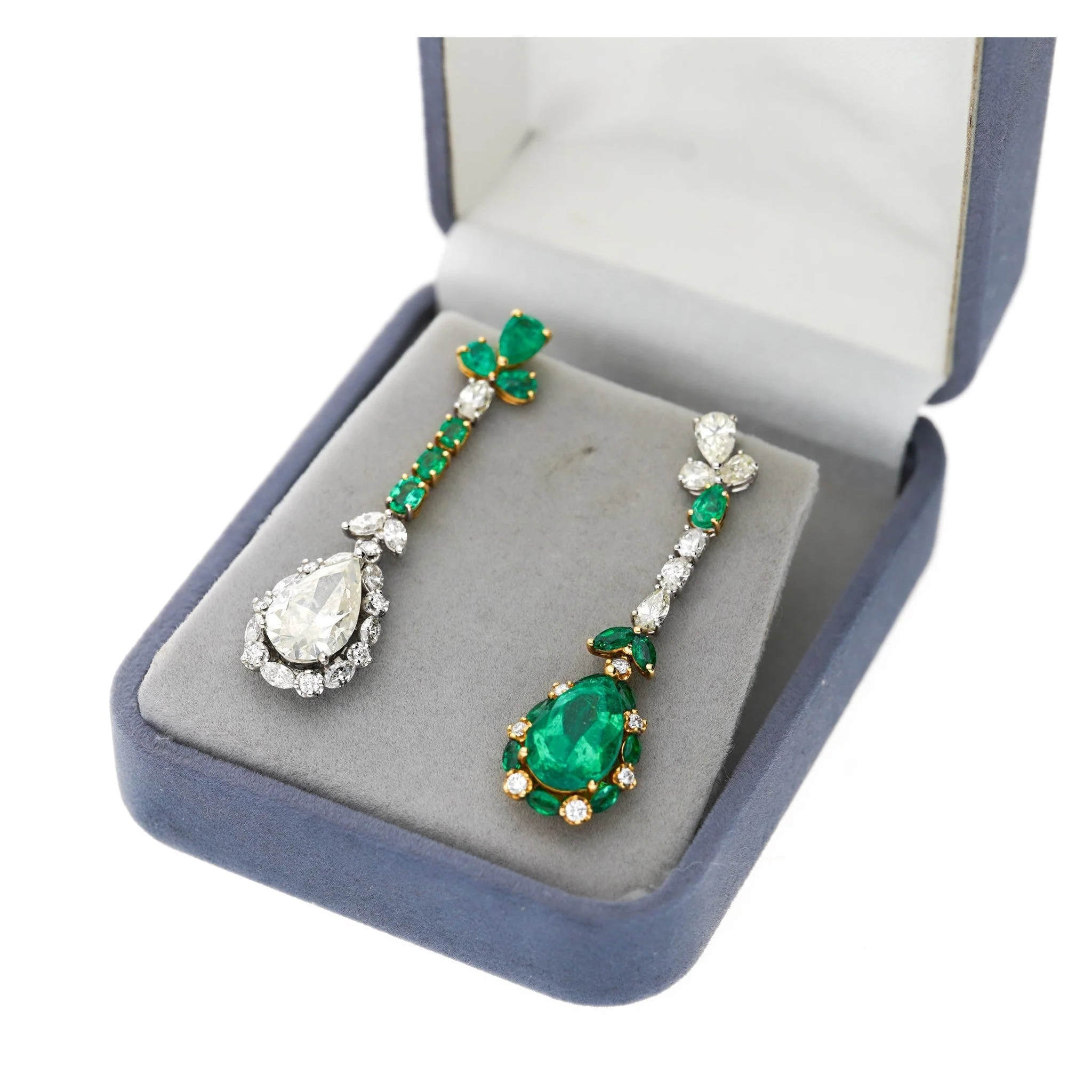 10 Carat Natural Emerald and Diamond Mirrored Drop Earrings in 18K Gold - Image 6