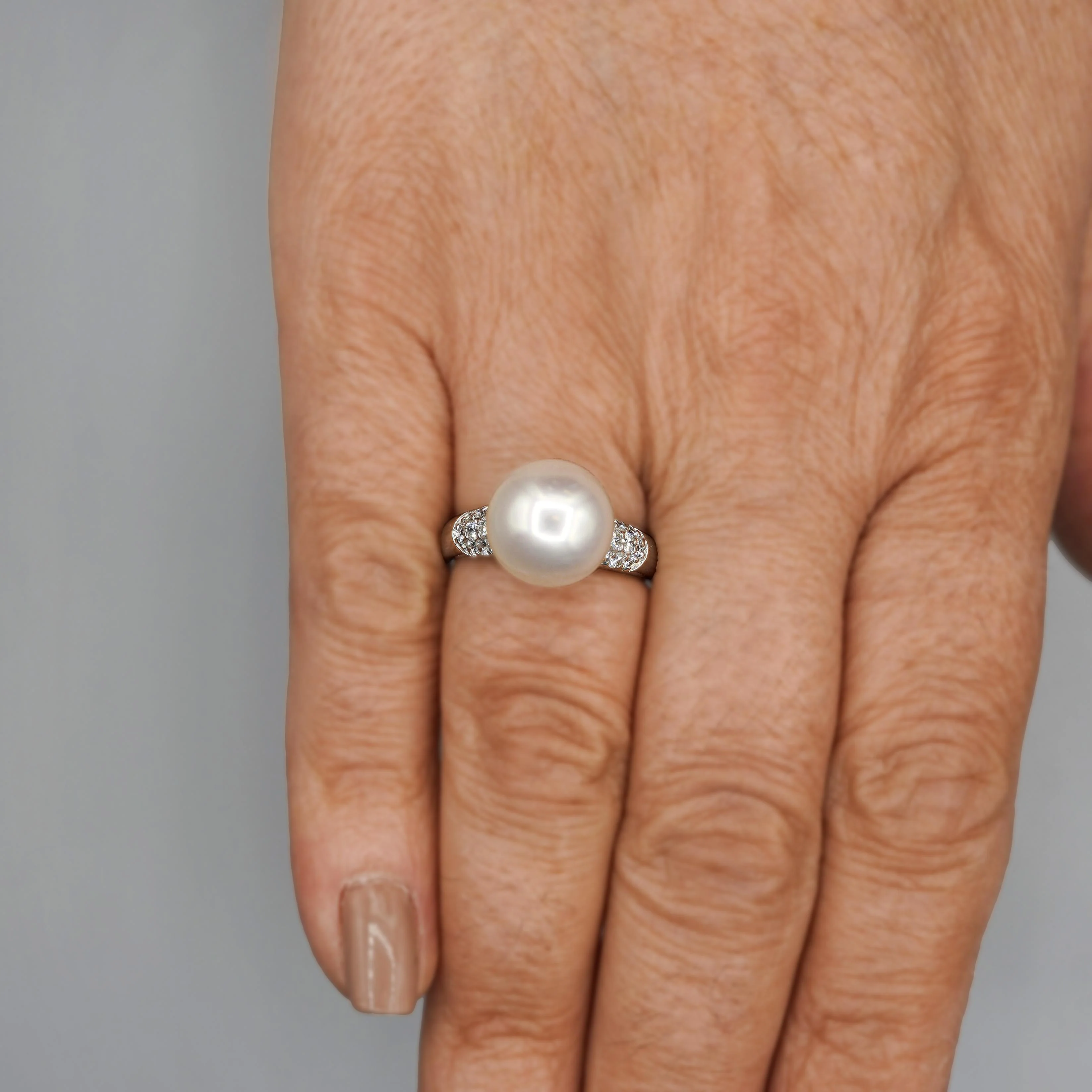 11.5mm White Pearl and Round Cut Diamond Accent Platinum Ring - Image 5