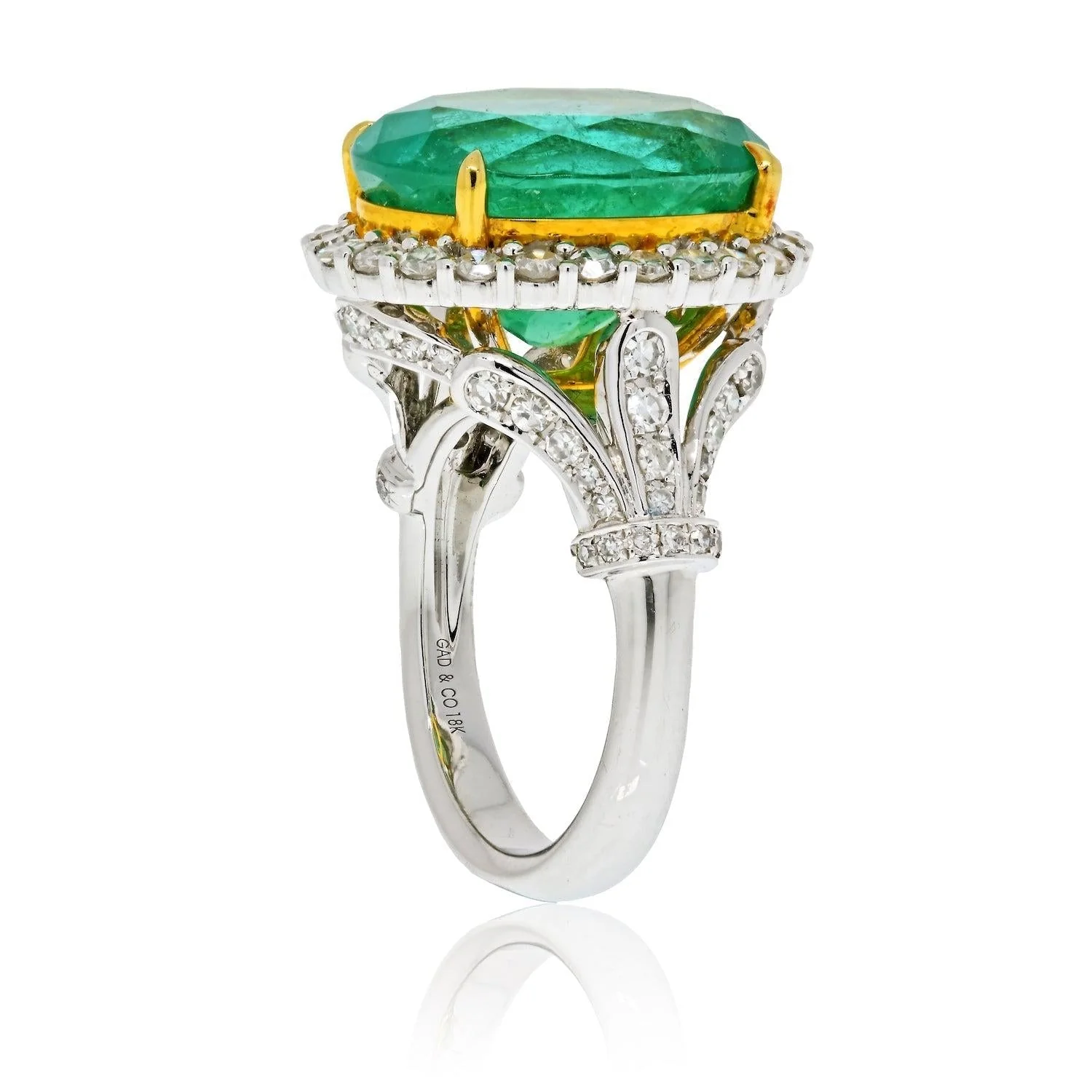 11 carat Colombian Emerald and Diamond Ring in 18k solid white gold - Image 4