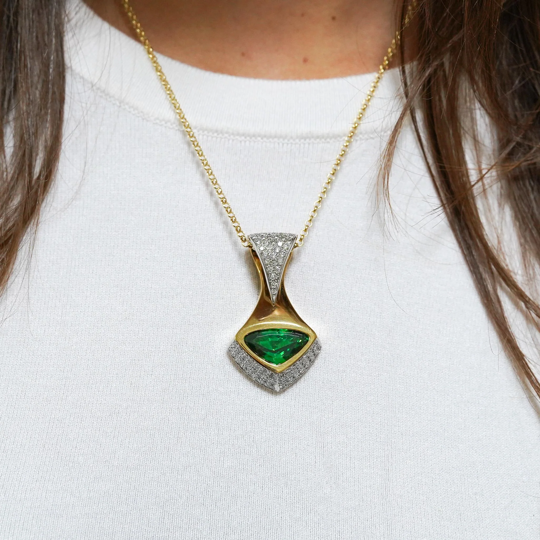 Important 11 Carat Vivid Green Tsavorite 18K Gold Pendant Necklace - Image 8
