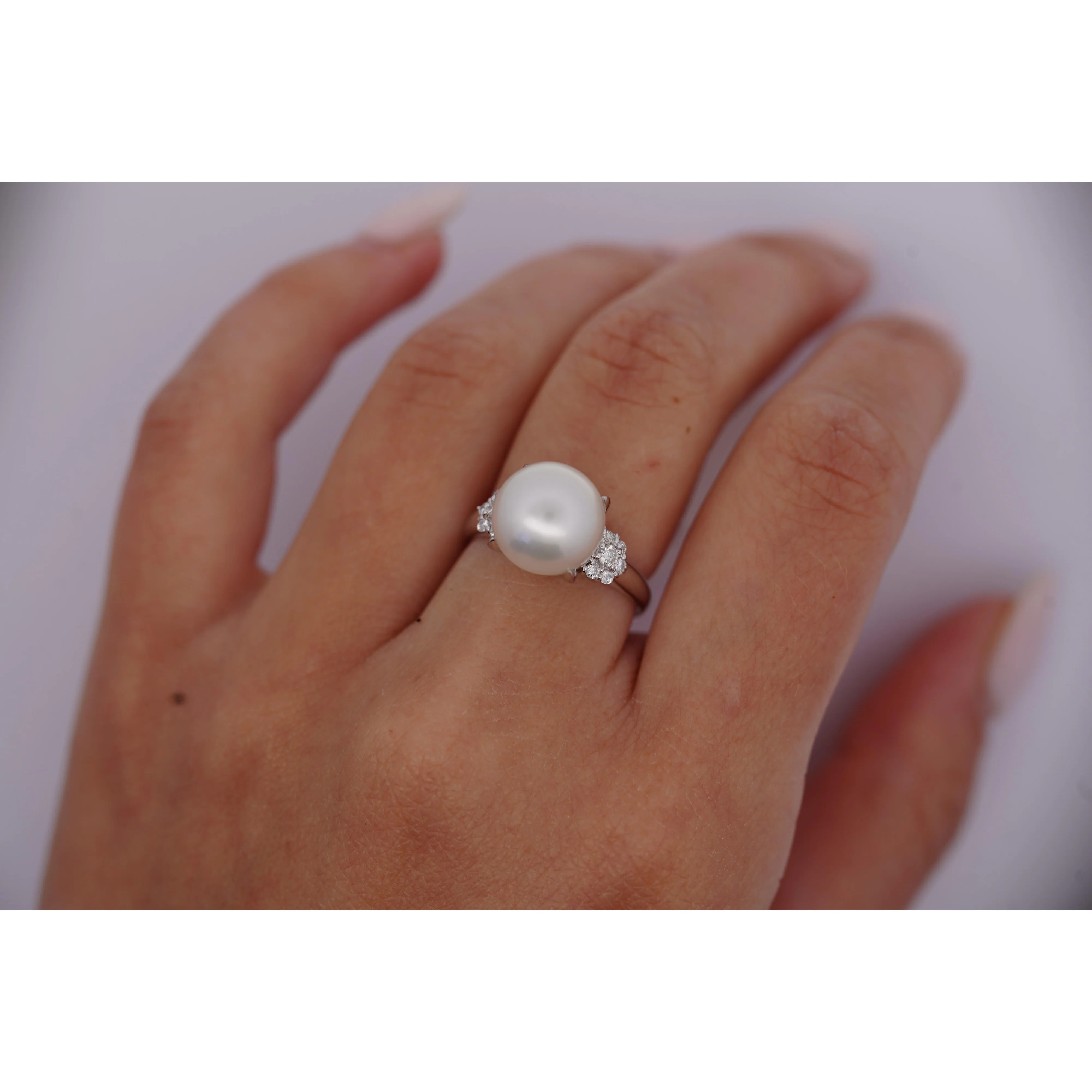 11mm White Cultured Pearl and Round Cut Diamonds in Filigree Platinum Ring - Image 5