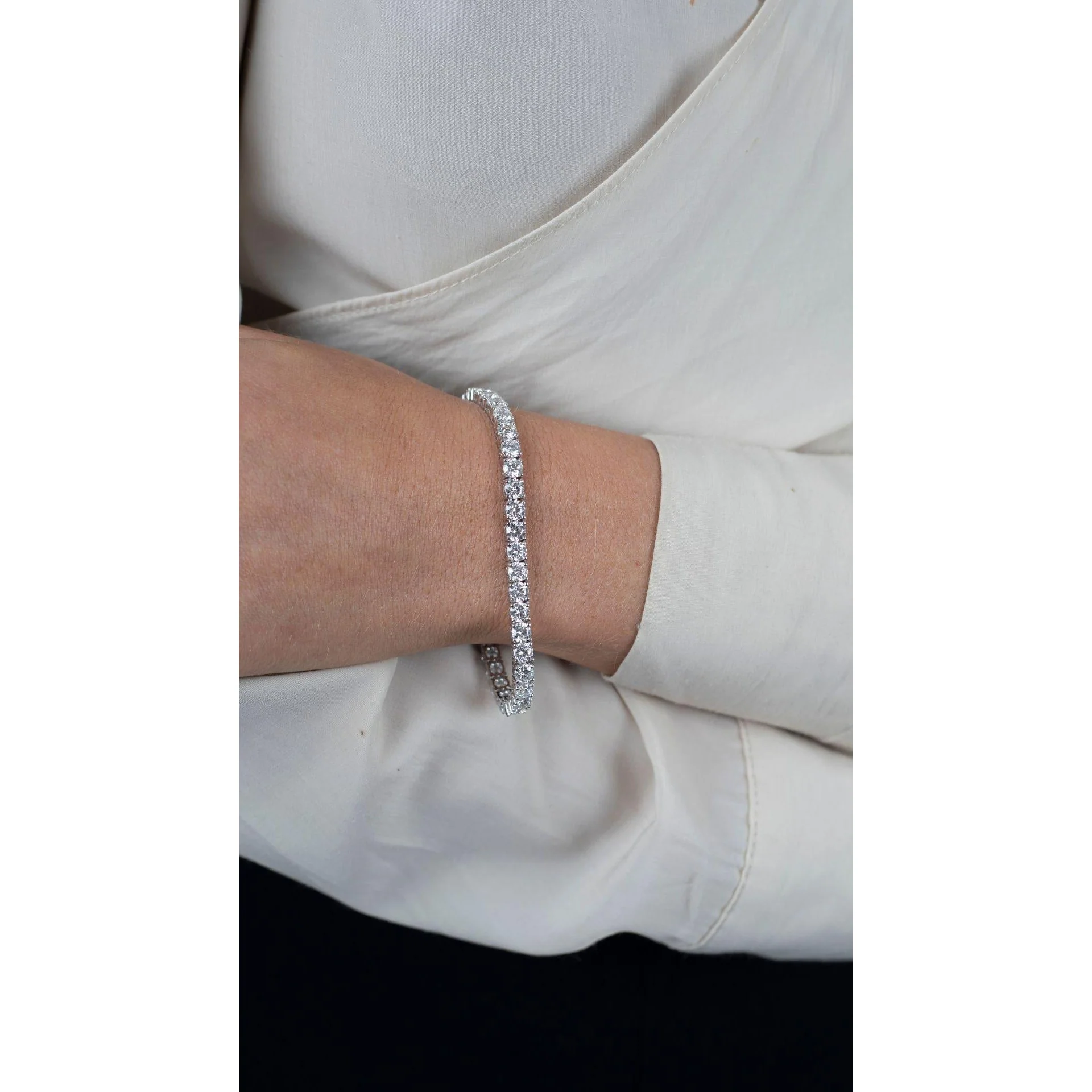 12.47 Carat Round Cut Lab Grown Diamond Tennis Bracelet in 18K White Gold - Image 3
