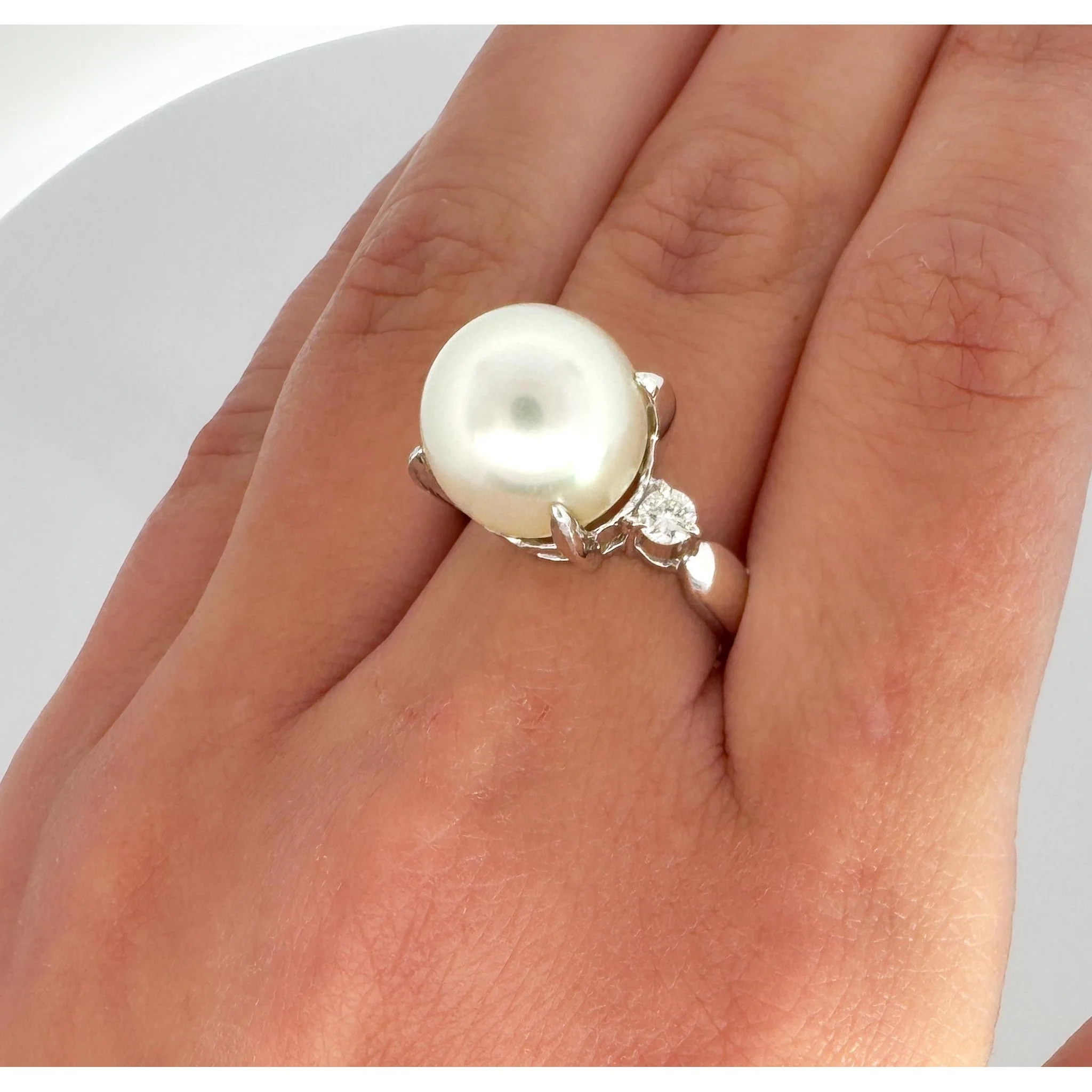 12.5mm South Sea Pearl and Diamond Platinum Three Stone Ring - Image 8