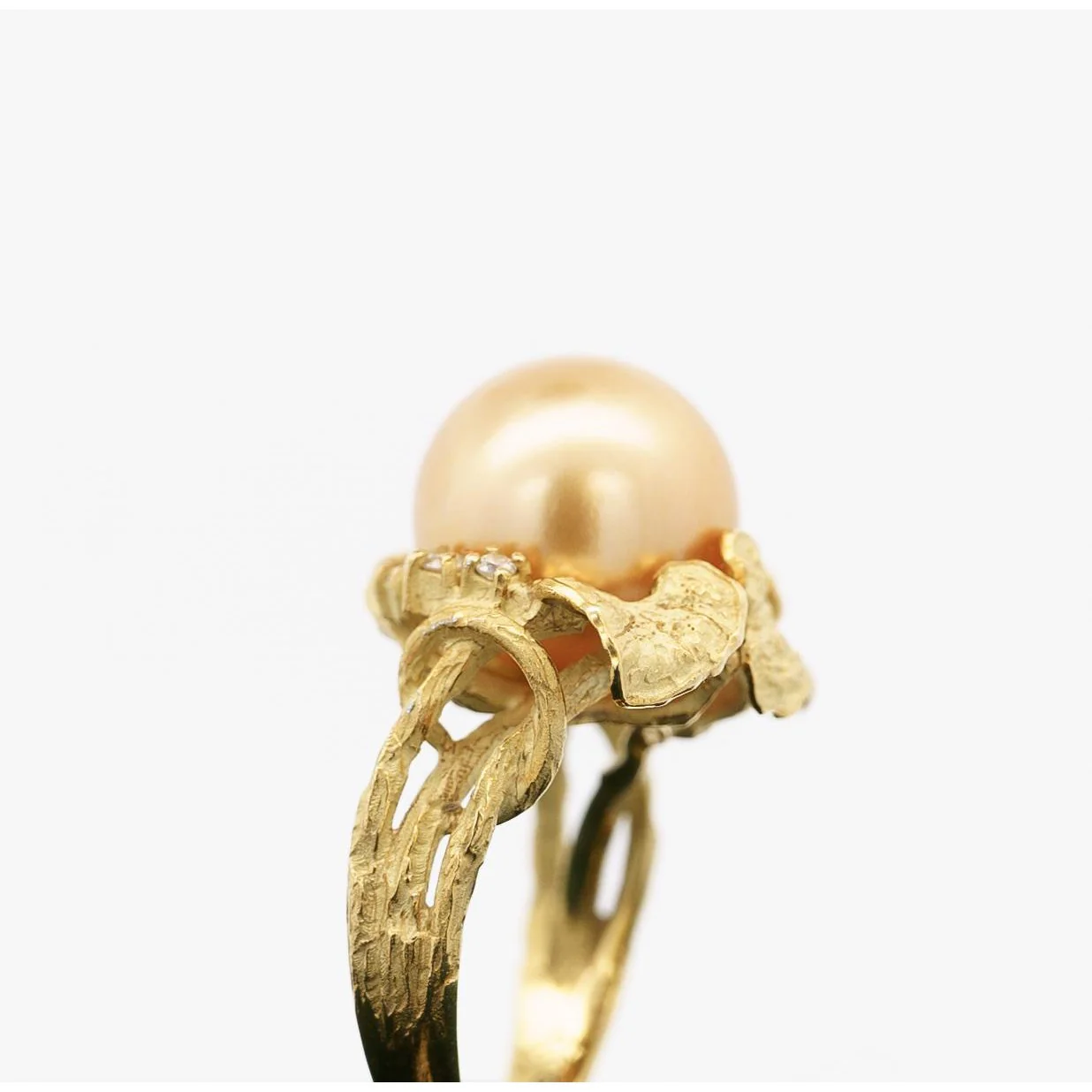 12.8mm Golden South Sea Pearl and Round Cut Diamonds Ring in 18k Yellow Gold - Image 4