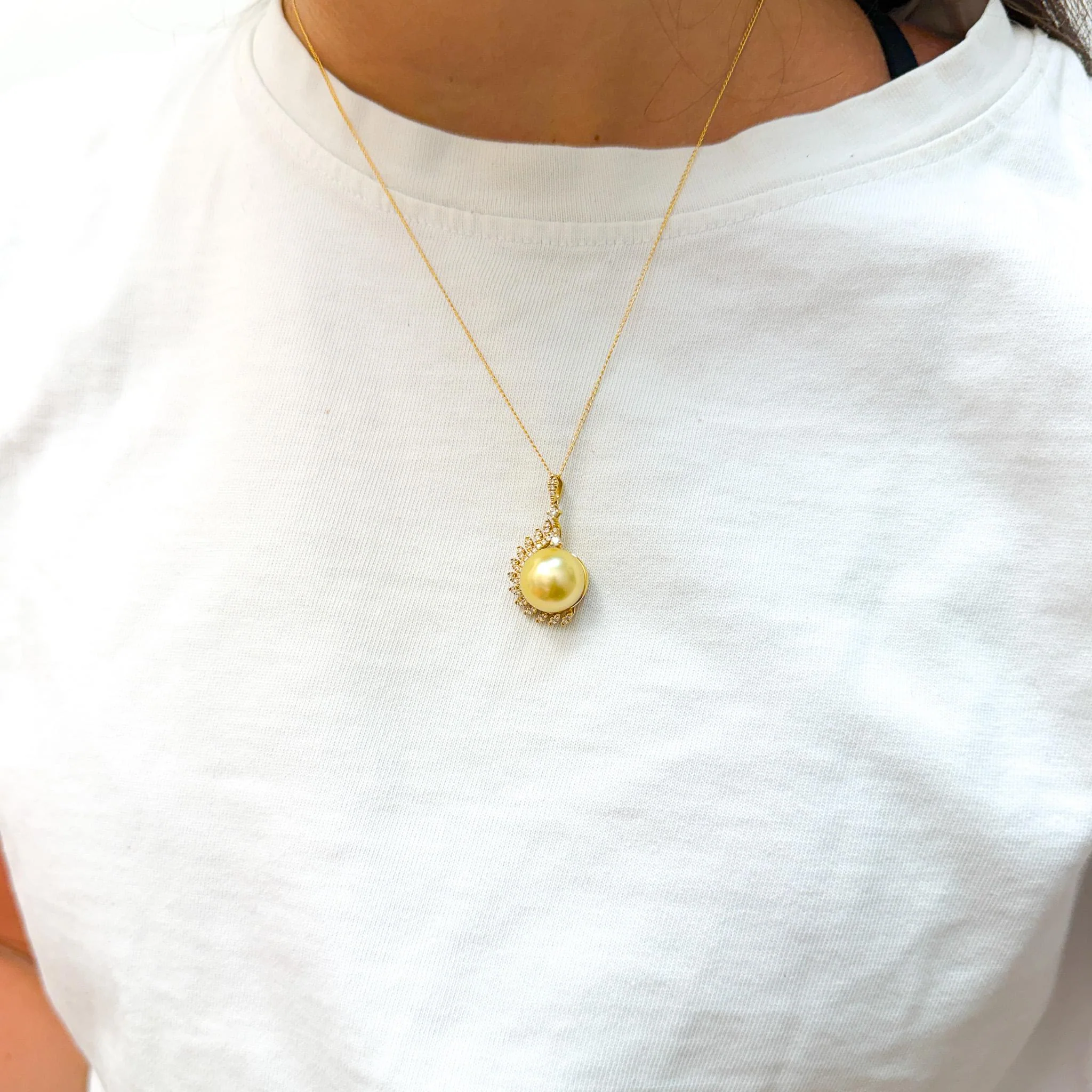 13mm Golden South Sea Pearl & Diamond 18K Gold Pendant Necklace - Image 2