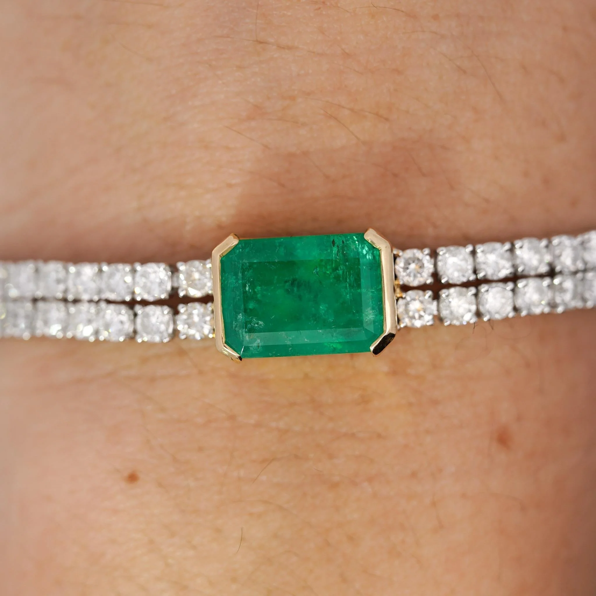 14ct Emerald Center and Diamond 2 Strand Tennis Bracelet - Image 6