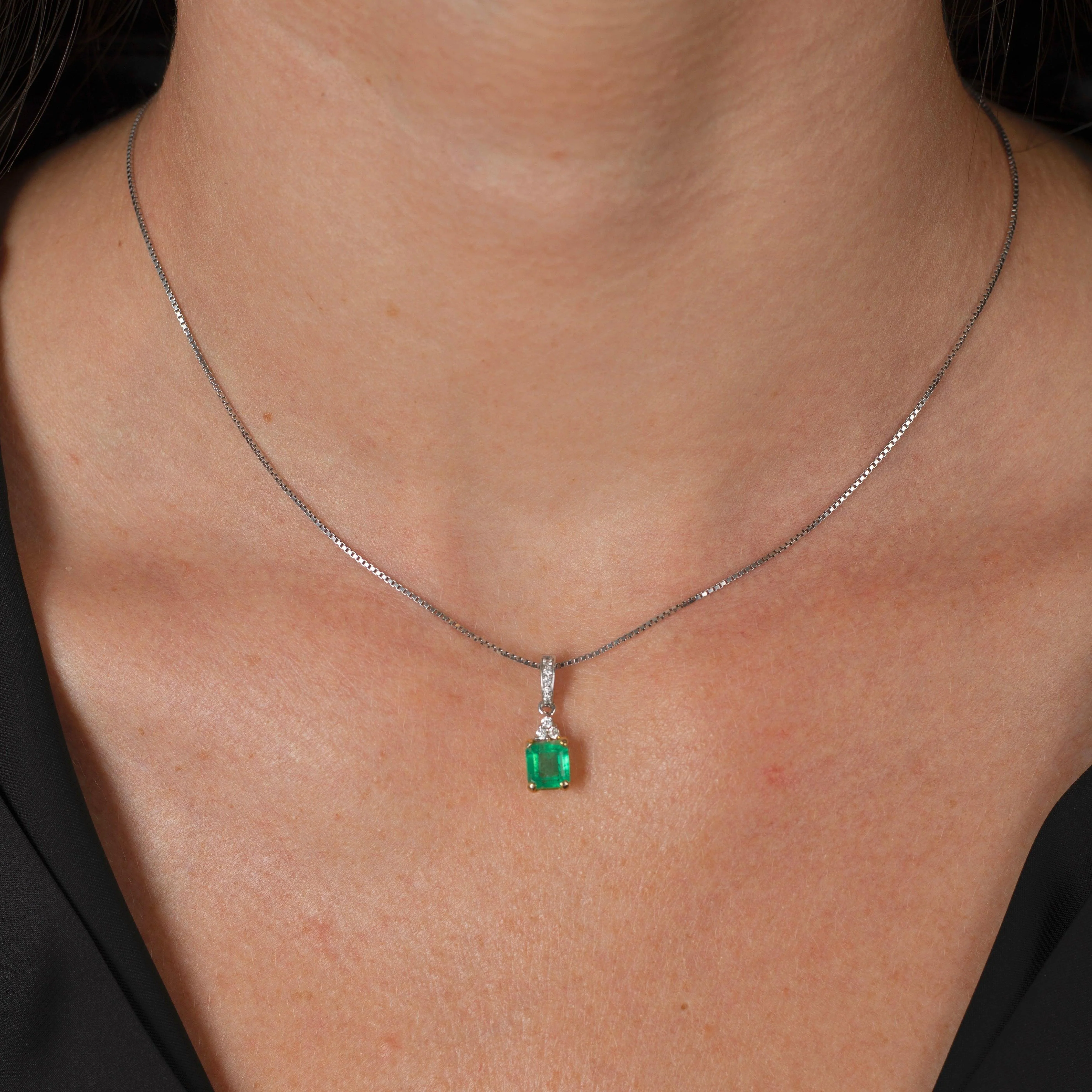 14k Gold Colombian Emerald and 3 Round Diamond Top Pendant Necklace - Image 2
