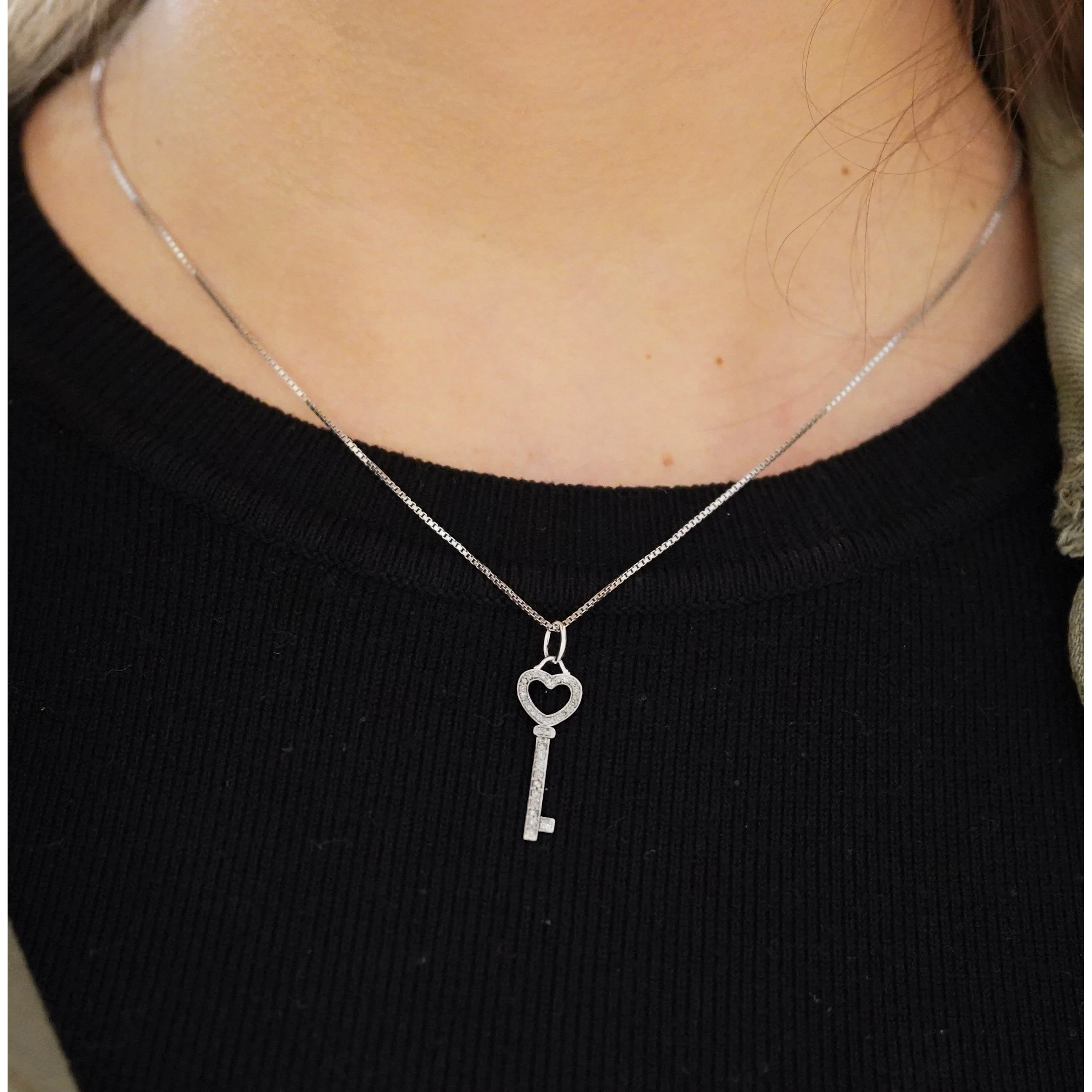 14K White Gold Natural Diamond Key To My Heart Pendant Necklace - Image 7