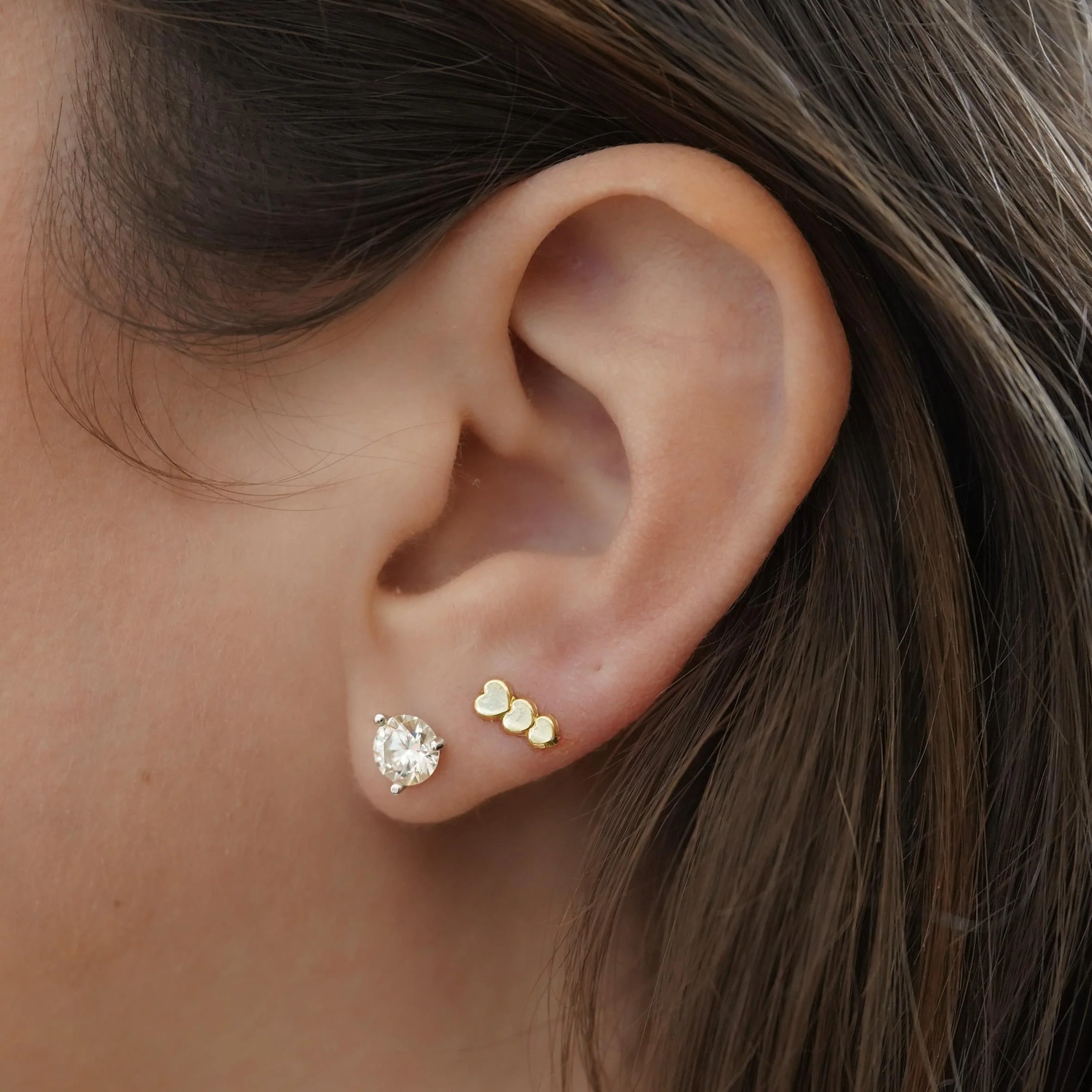 14K Solid Gold Graduating Heart Stud Earrings On Screw Back - Image 2