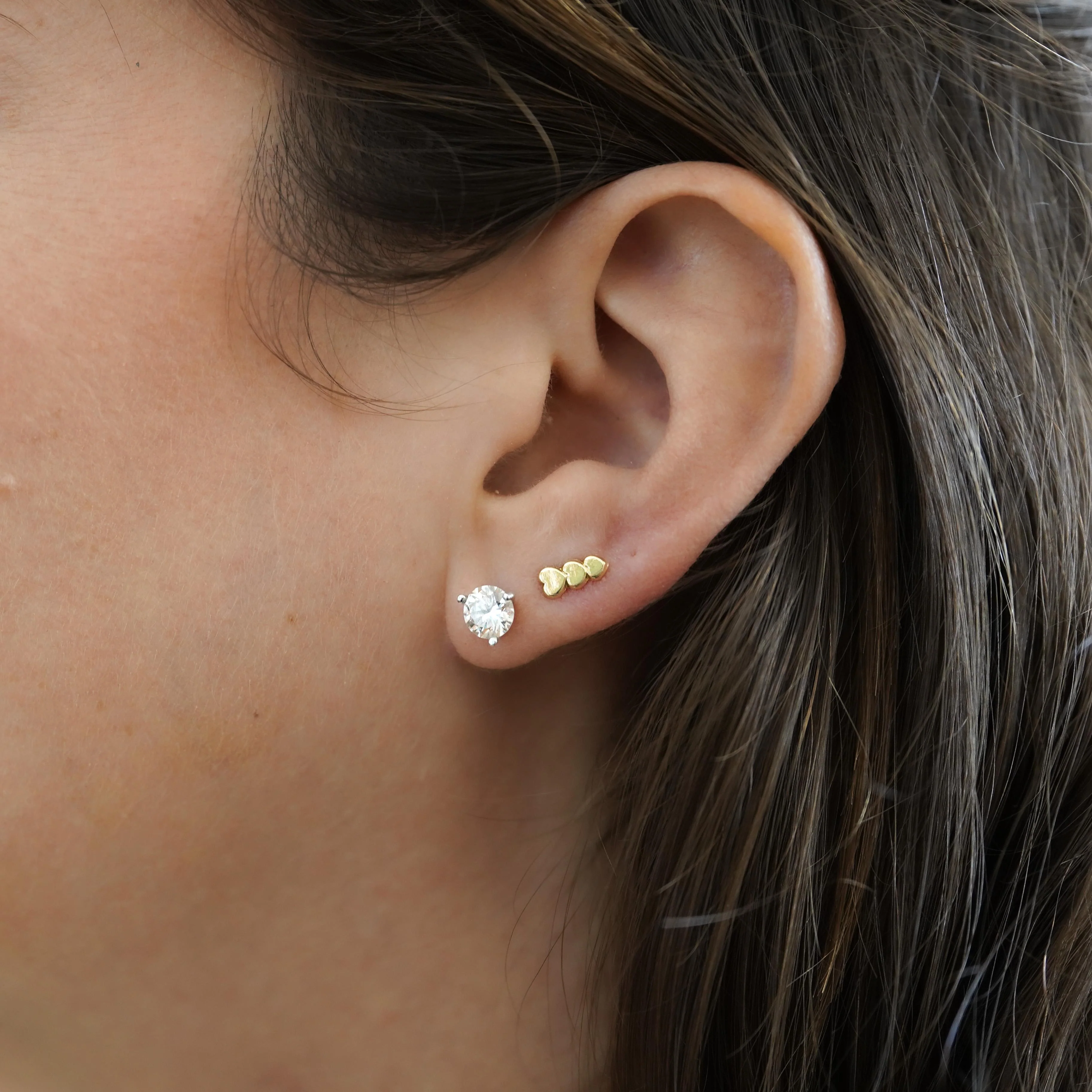 14K Solid Gold Graduating Heart Stud Earrings On Screw Back - Image 7