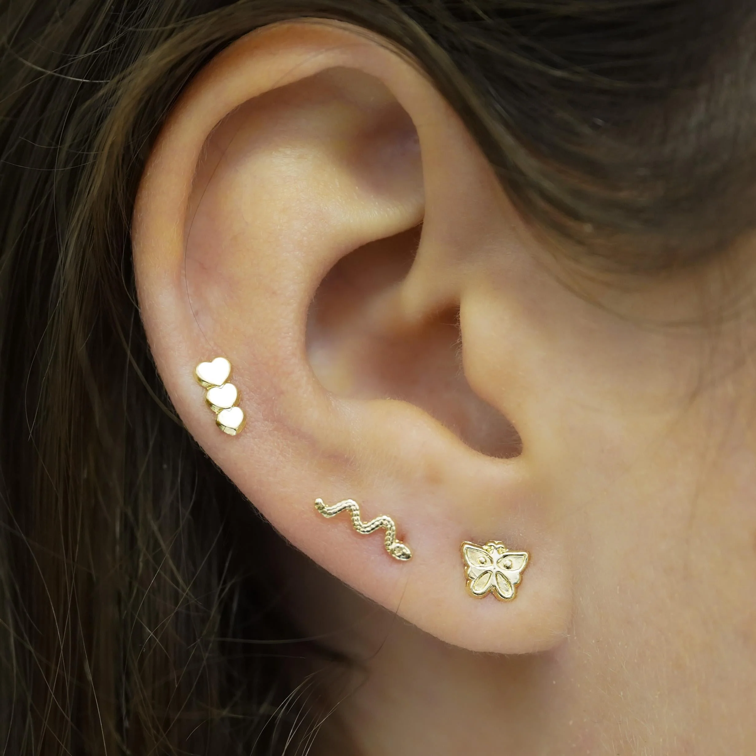 14K Solid Gold Graduating Heart Stud Earrings On Screw Back - Image 8