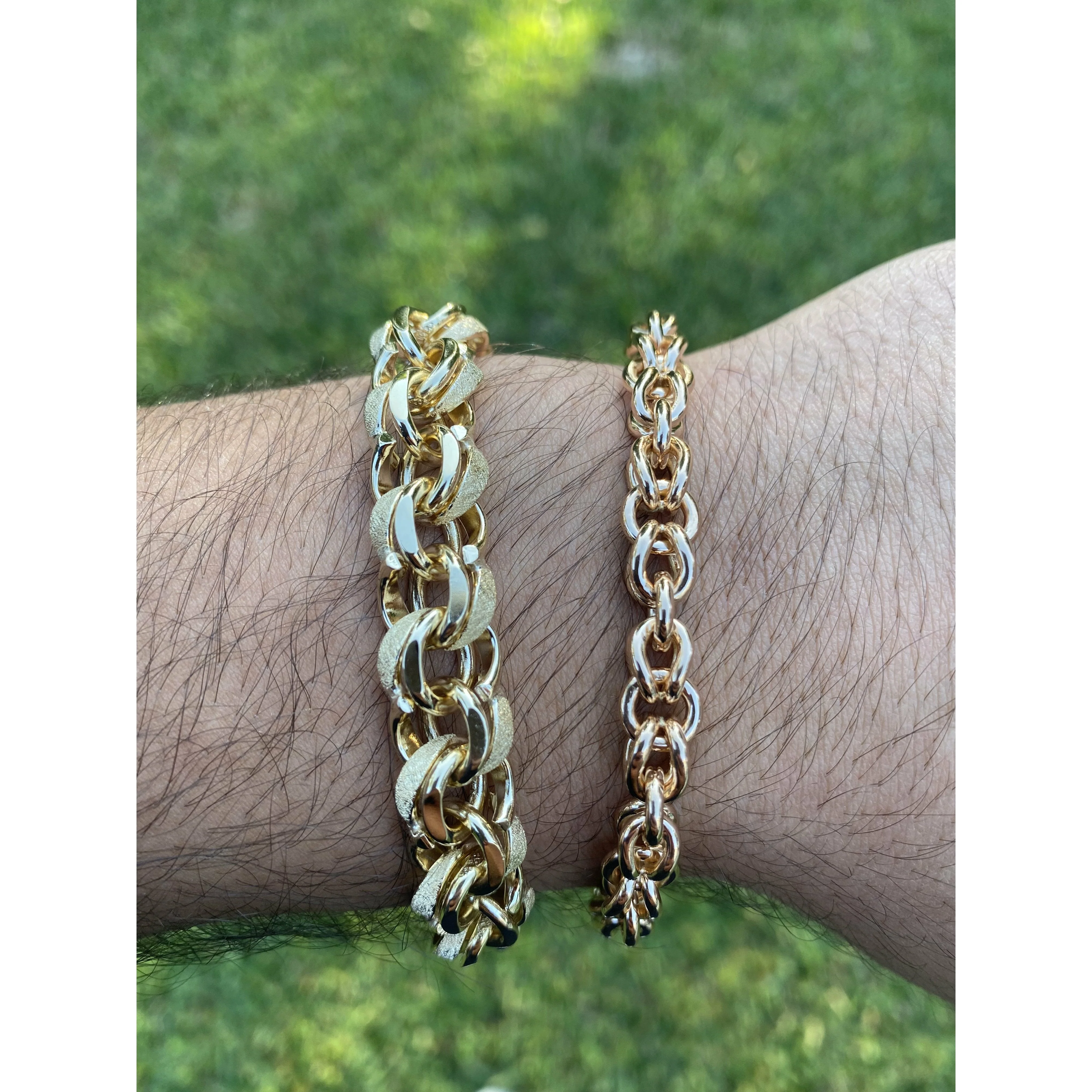 14k Solid Gold UNISEX circle link bracelet with box closure - Image 4
