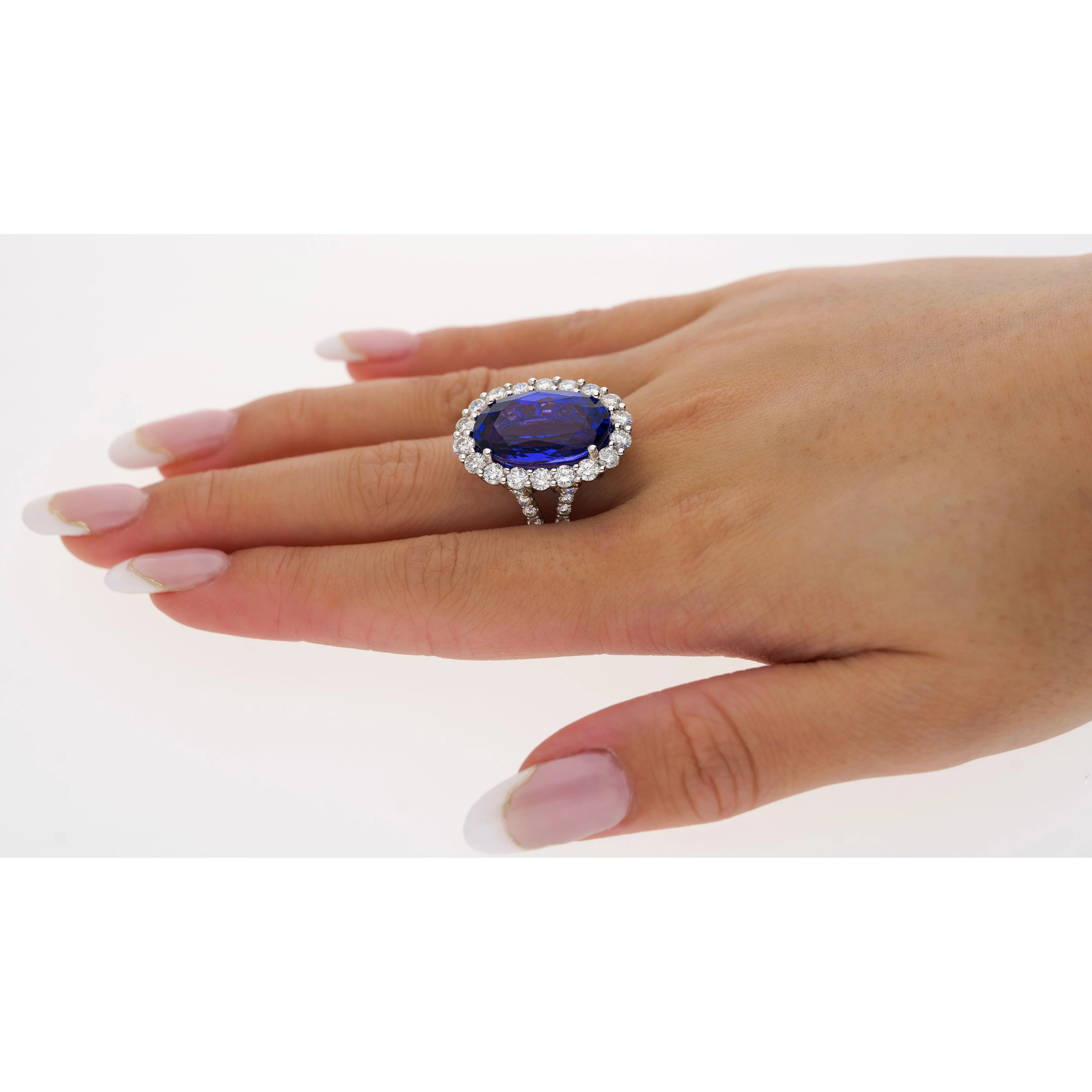 15.46 Carat Oval Cut Fine Tanzanite and Diamond Halo Ring in 18k White Gold With Split Shank Setting - Image 7