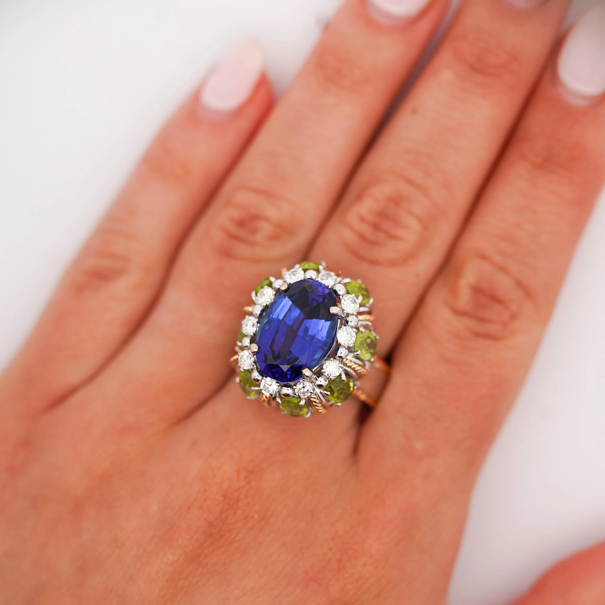 15.62 Carat Tanzanite, Peridot, Diamond Halo 18K White Gold Cluster Ring - Image 2