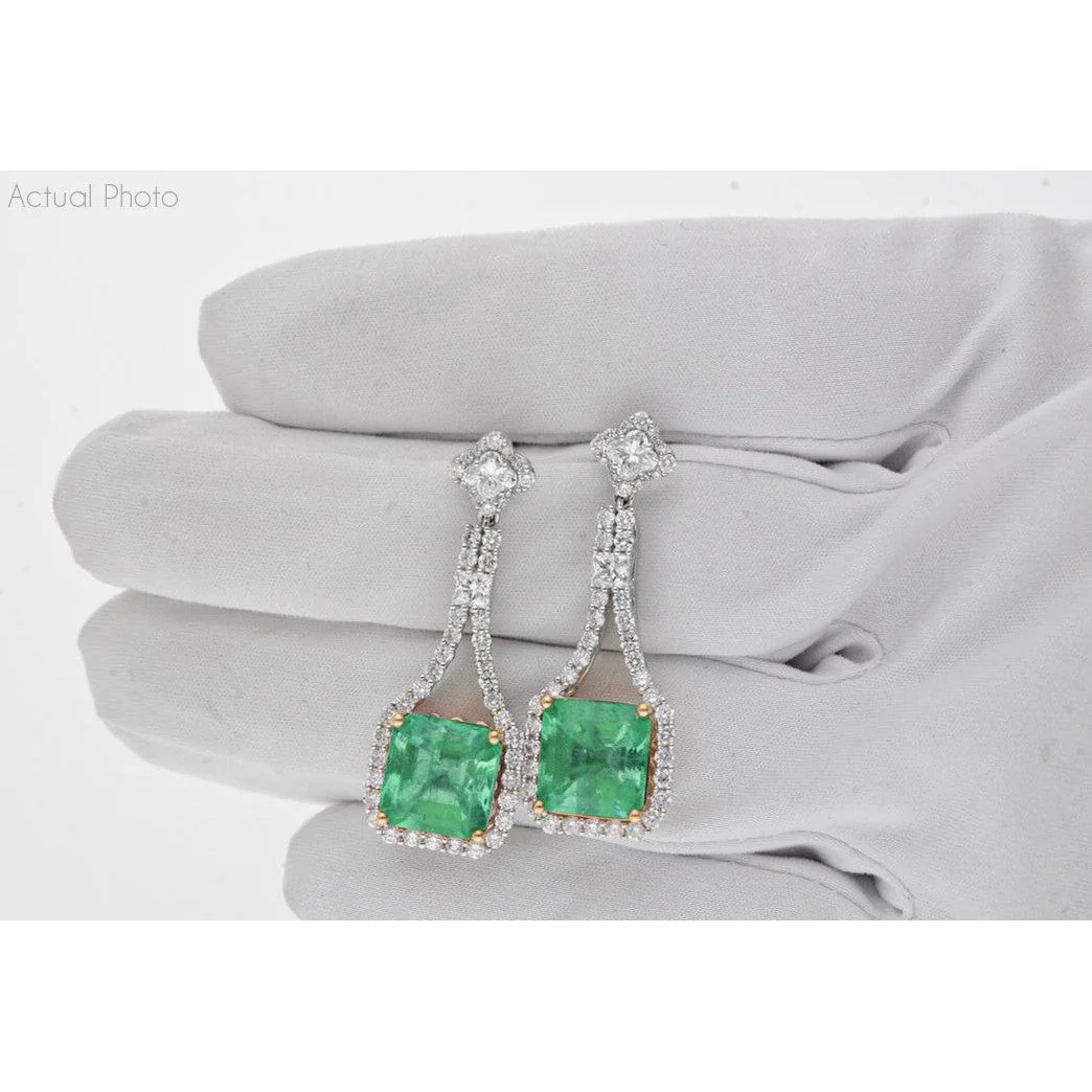 15 Carat Colombian Minor Oil Emerald & Diamond Dangle Earrings in 18K White Gold - Image 4