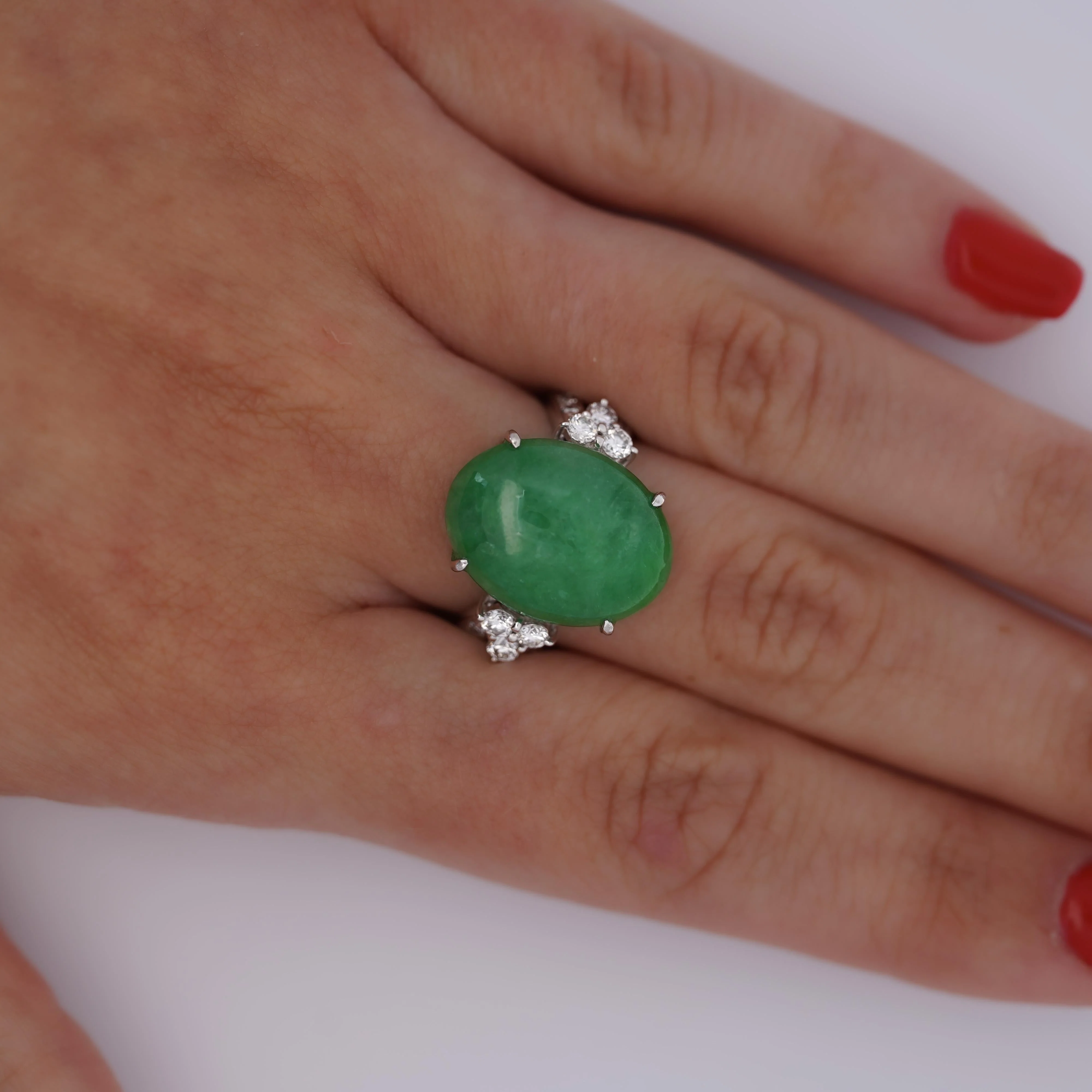 Certified 15 Carat Jadeite Jade A Fei Cui and Diamond Split Platinum Ring - Image 2