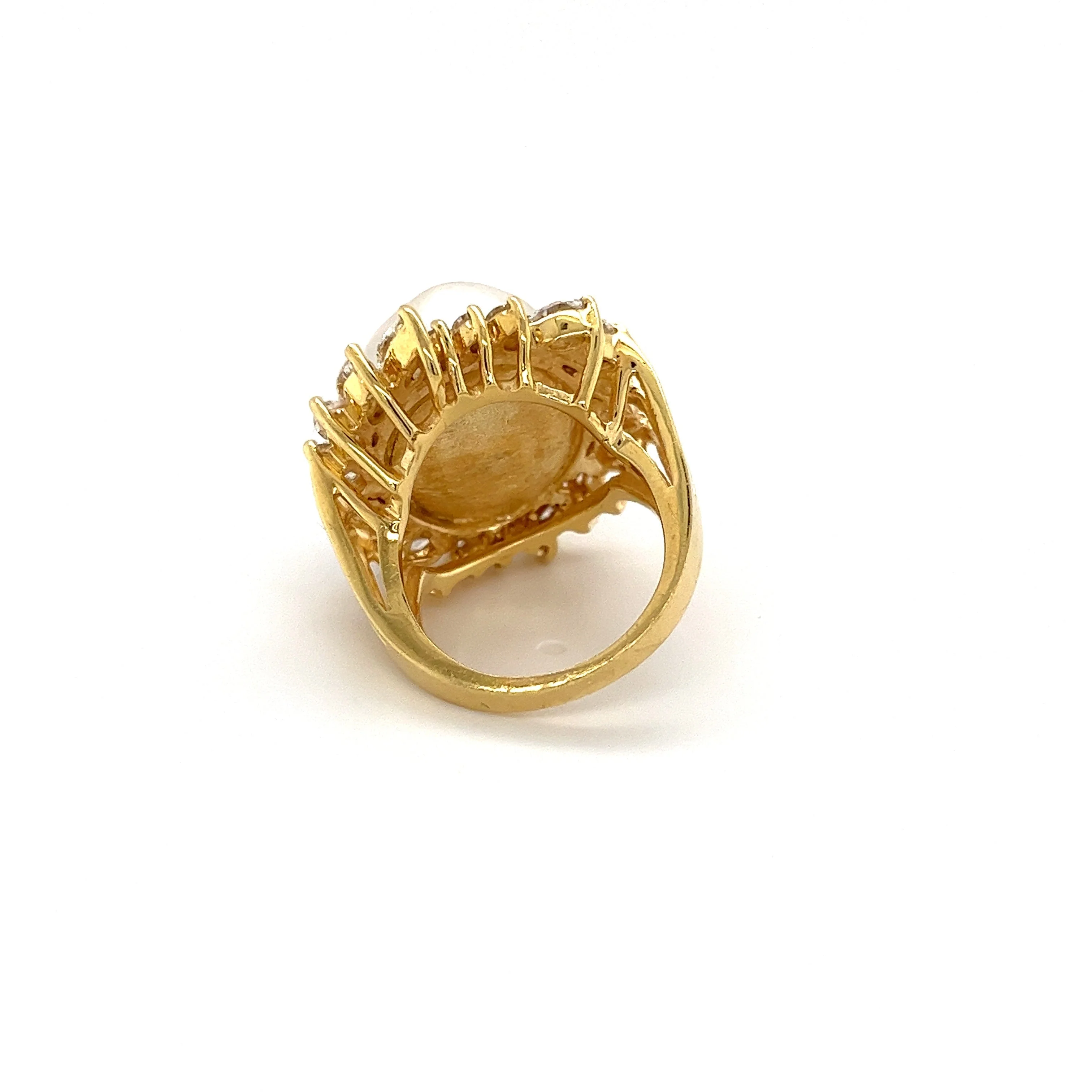 16mm South Sea Pearl and Marquise Cut Diamond Halo in 18k Gold Ring - Image 4