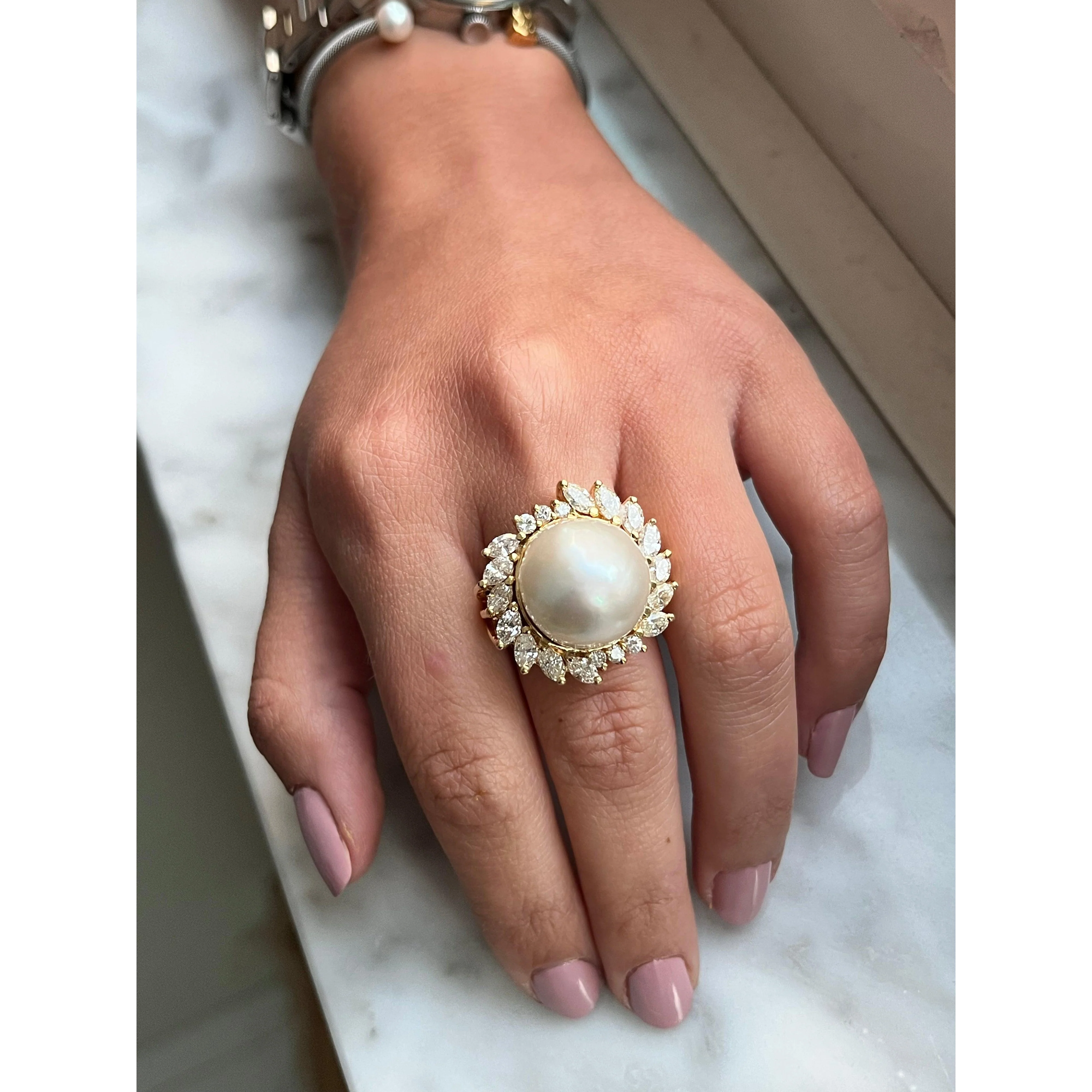 16mm South Sea Pearl and Marquise Cut Diamond Halo in 18k Gold Ring - Image 5