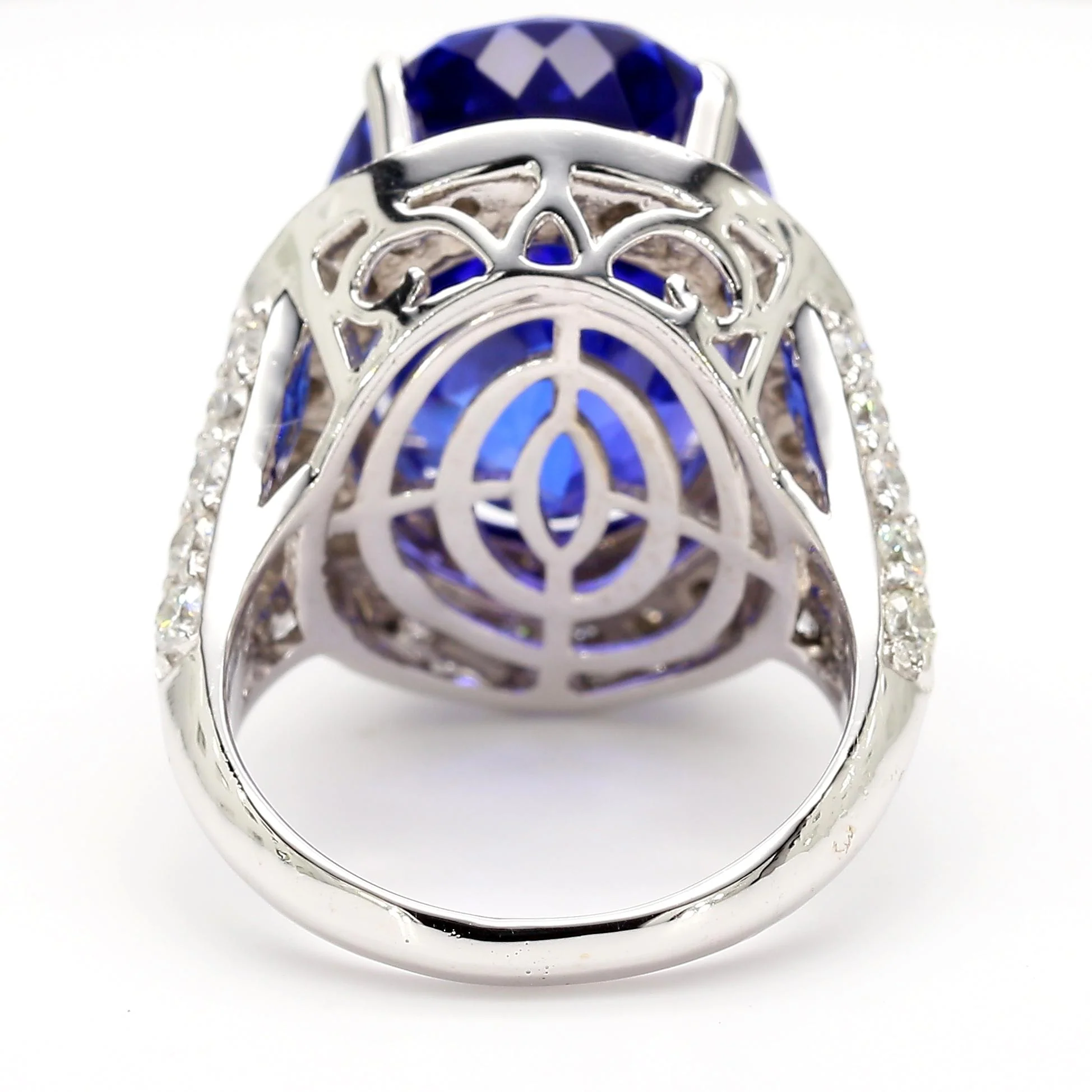 18.06 Carat AAAA Tanzanite 18K White Gold Split Shank Ring - Image 9