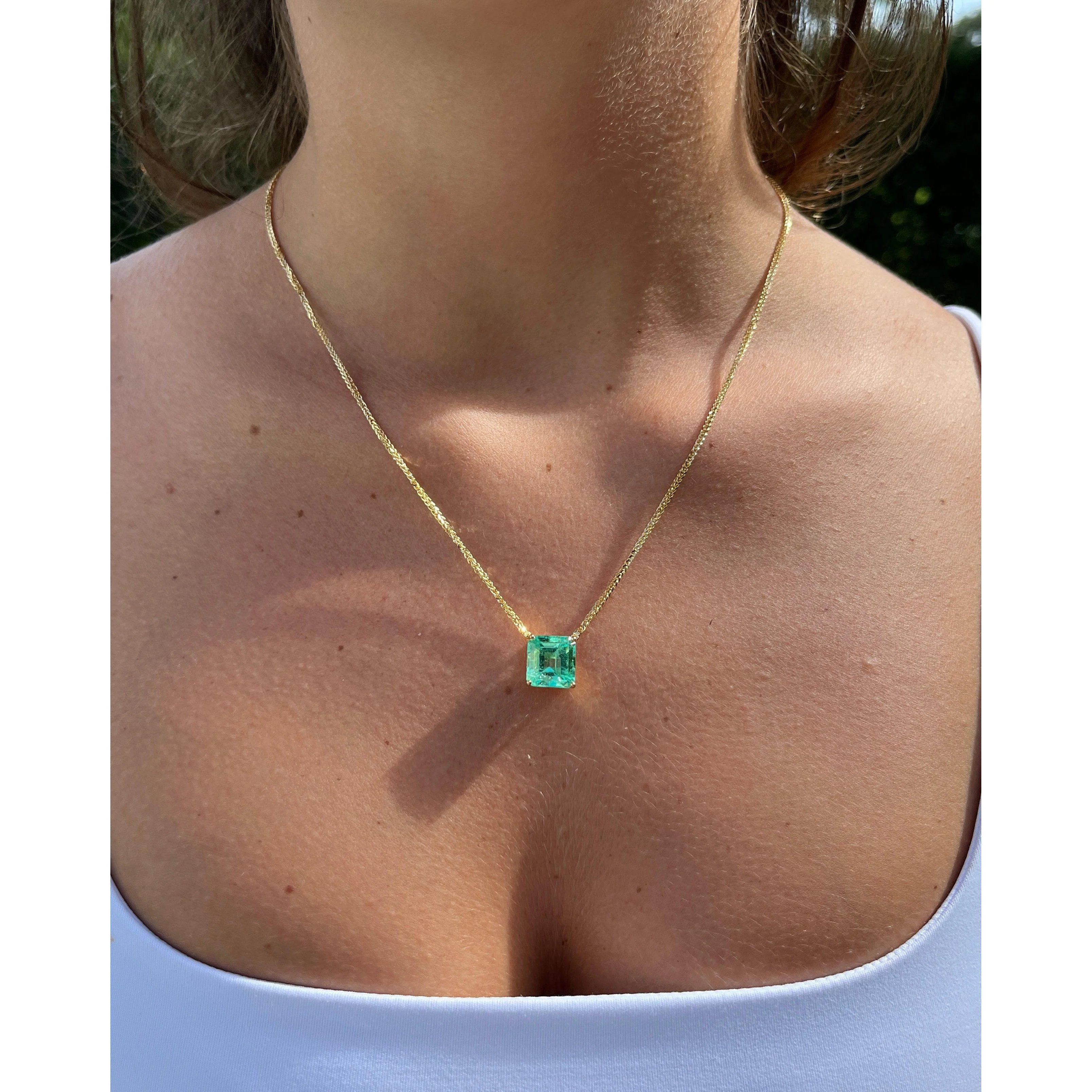 GRS Certified 5.83 Carat Colombian Emerald in 18K Floating Solitaire Necklace - Image 7