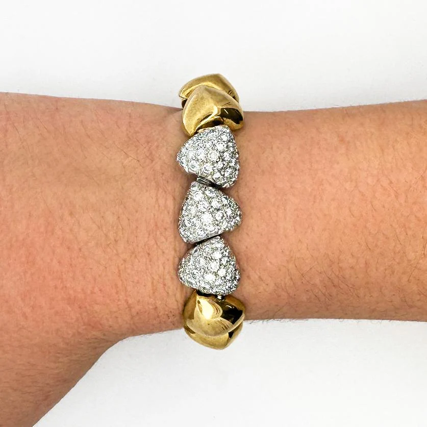18k Gold Heart Charm Link 3.5 Carat Pave Diamond Bracelet - Image 2