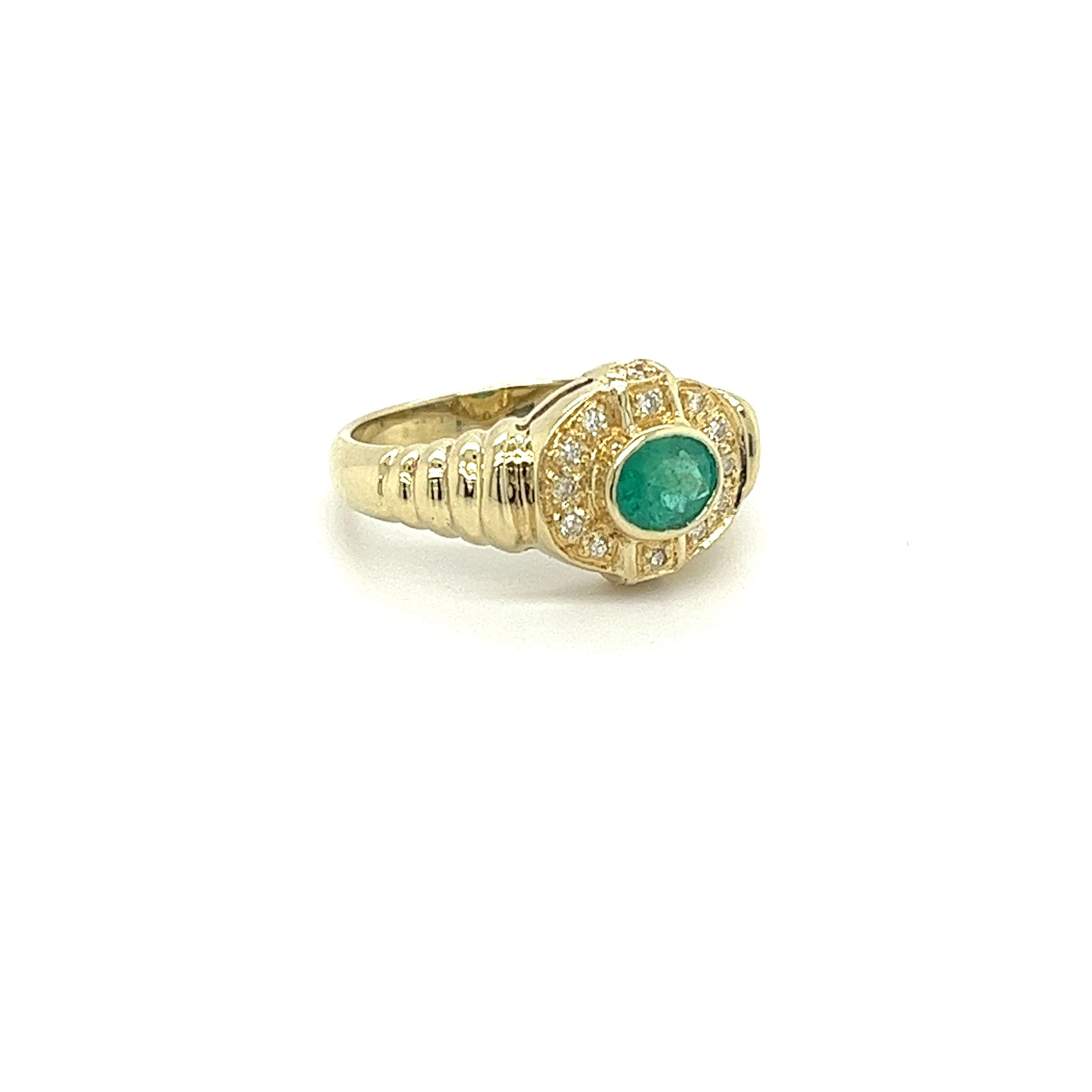 18K Solid Gold Oval Cut Natural Emerald Ring in Textured Ribbed Gold & Diamond Halo - Image 2