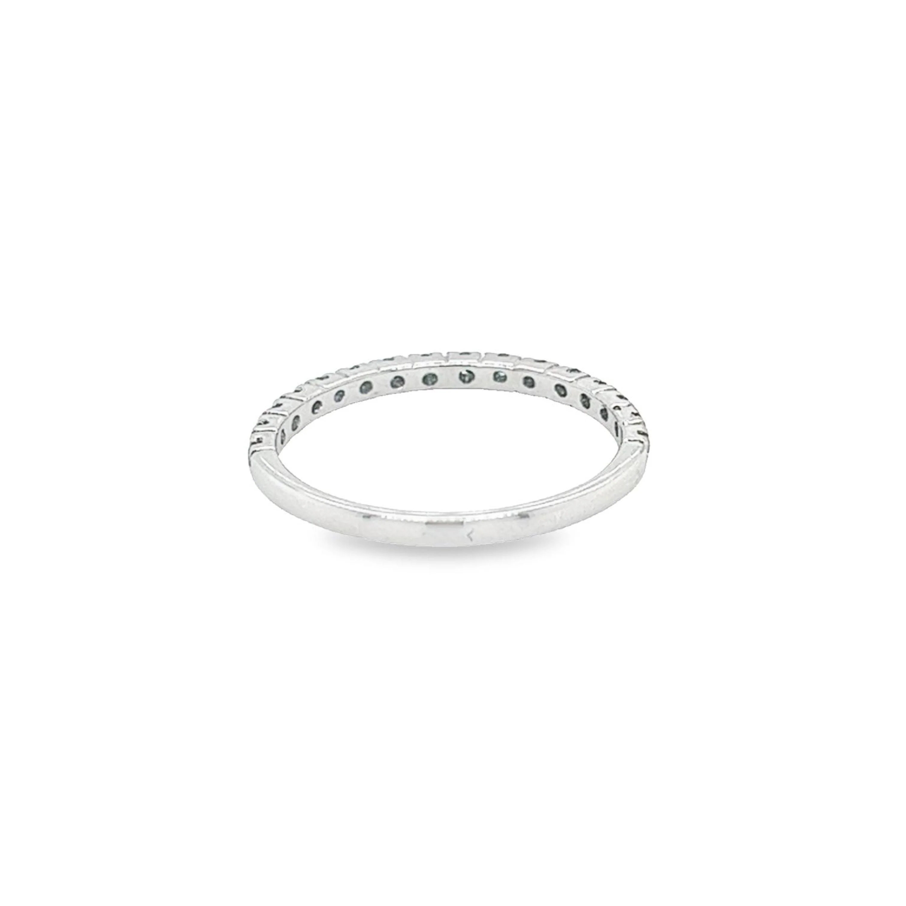 18K Solid White Gold Blue Round Cut Diamond Band Ring - Image 4
