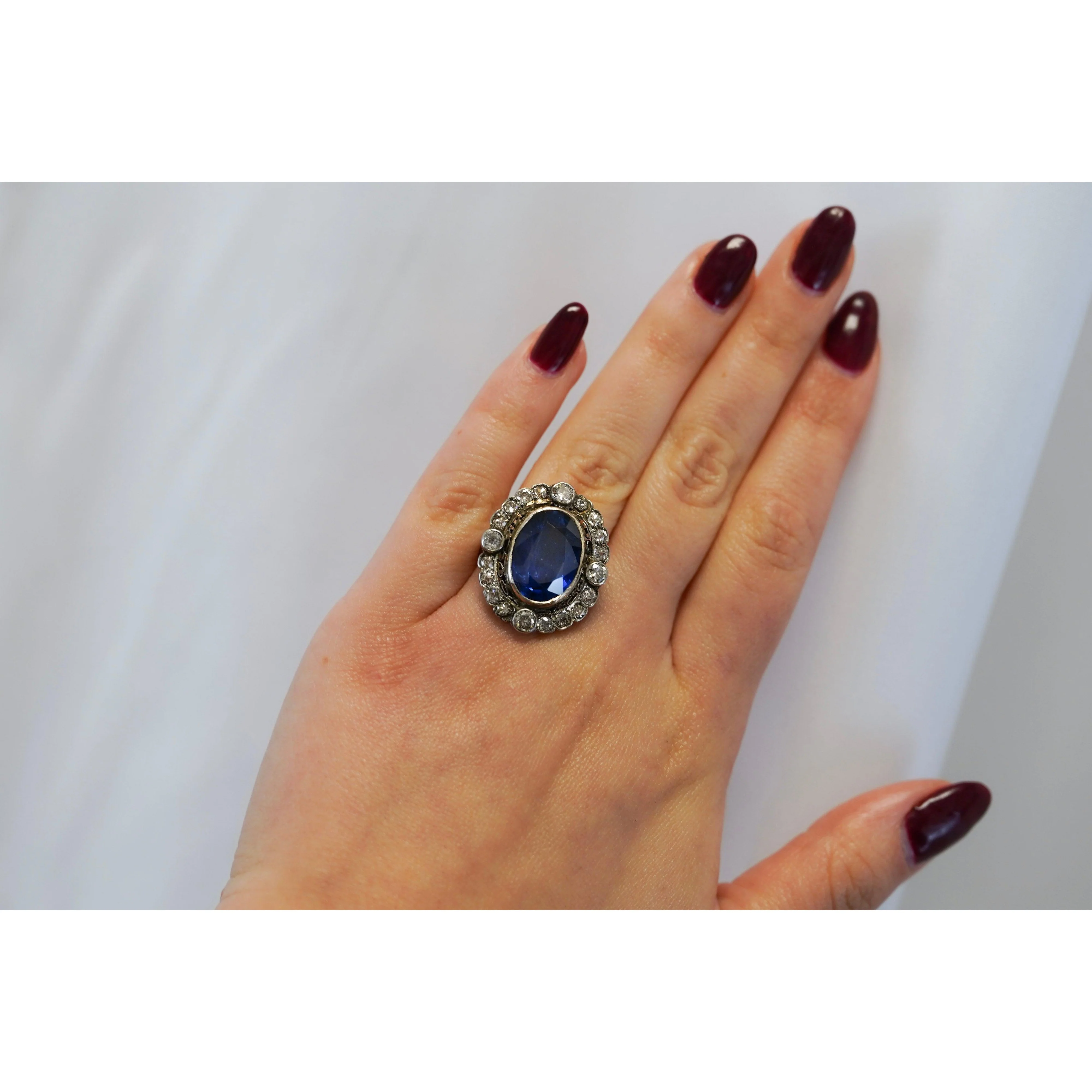 19th Century Victorian-Era 15 Carat Burma Oval-Cut Sapphire and Diamond Ring - Image 7